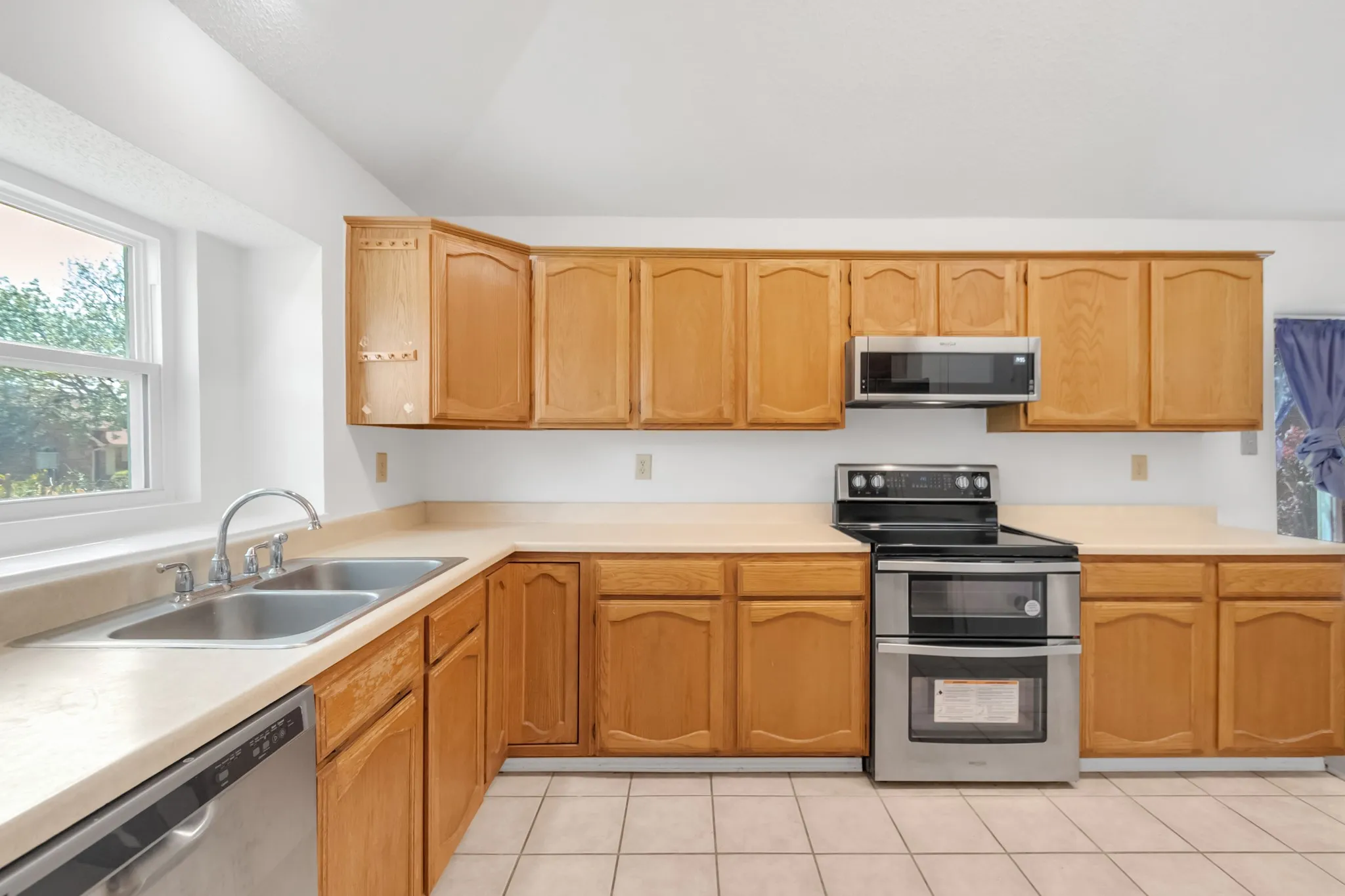 Single Family Residence For Sale in Denton County , 4112 Durbin Drive, The Colony, Texas 75056, 3 Bedroom, 2 Bathroom, 2 Garage spaces, 1,533 Sqft, built in 1987, mls#21351053, Real Estate Agent in The Colony, Homes For Sale in Denton county, Homes For Sale in The Colony, Realtor in The Colony Texas, Real Estate Brokerage Independent Realty Texas, Luminita Cordes Realtor