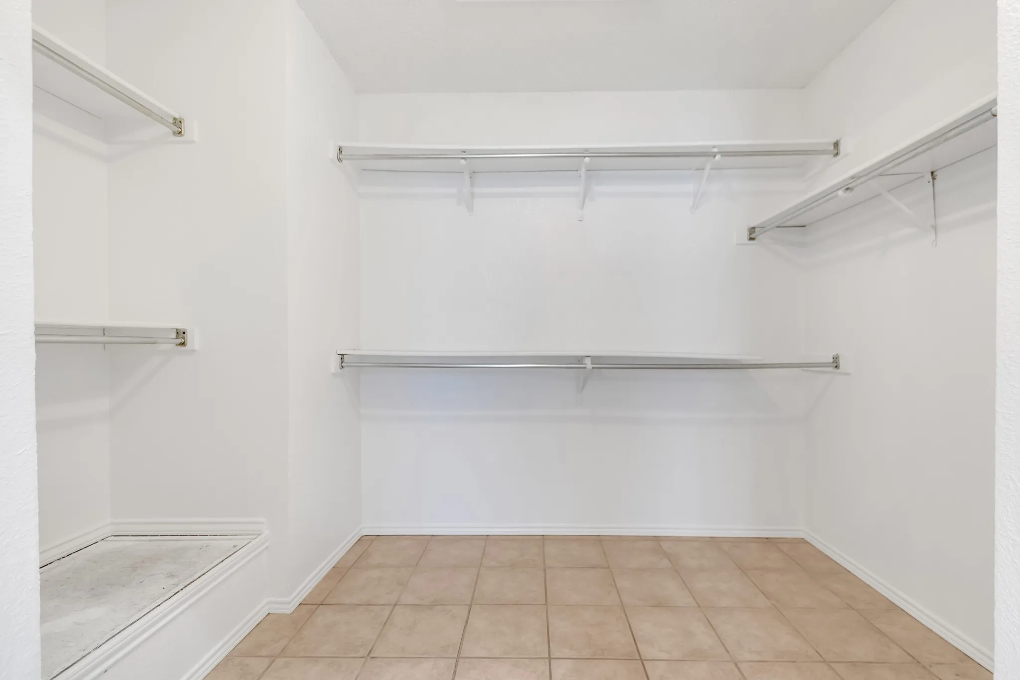Single Family Residence For Sale in Denton County , 4112 Durbin Drive, The Colony, Texas 75056, 3 Bedroom, 2 Bathroom, 2 Garage spaces, 1,533 Sqft, built in 1987, mls#21351053, Real Estate Agent in The Colony, Homes For Sale in Denton county, Homes For Sale in The Colony, Realtor in The Colony Texas, Real Estate Brokerage Independent Realty Texas, Luminita Cordes Realtor