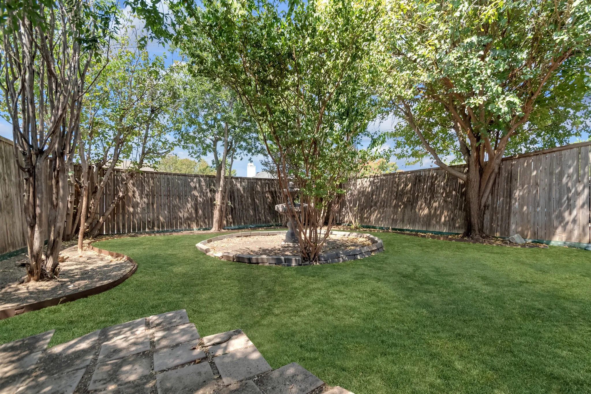 Single Family Residence For Sale in Denton County , 4112 Durbin Drive, The Colony, Texas 75056, 3 Bedroom, 2 Bathroom, 2 Garage spaces, 1,533 Sqft, built in 1987, mls#21351053, Real Estate Agent in The Colony, Homes For Sale in Denton county, Homes For Sale in The Colony, Realtor in The Colony Texas, Real Estate Brokerage Independent Realty Texas, Luminita Cordes Realtor