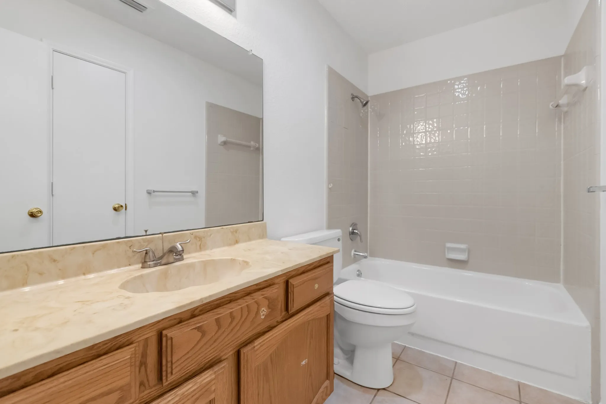 Single Family Residence For Sale in Denton County , 4112 Durbin Drive, The Colony, Texas 75056, 3 Bedroom, 2 Bathroom, 2 Garage spaces, 1,533 Sqft, built in 1987, mls#21351053, Real Estate Agent in The Colony, Homes For Sale in Denton county, Homes For Sale in The Colony, Realtor in The Colony Texas, Real Estate Brokerage Independent Realty Texas, Luminita Cordes Realtor