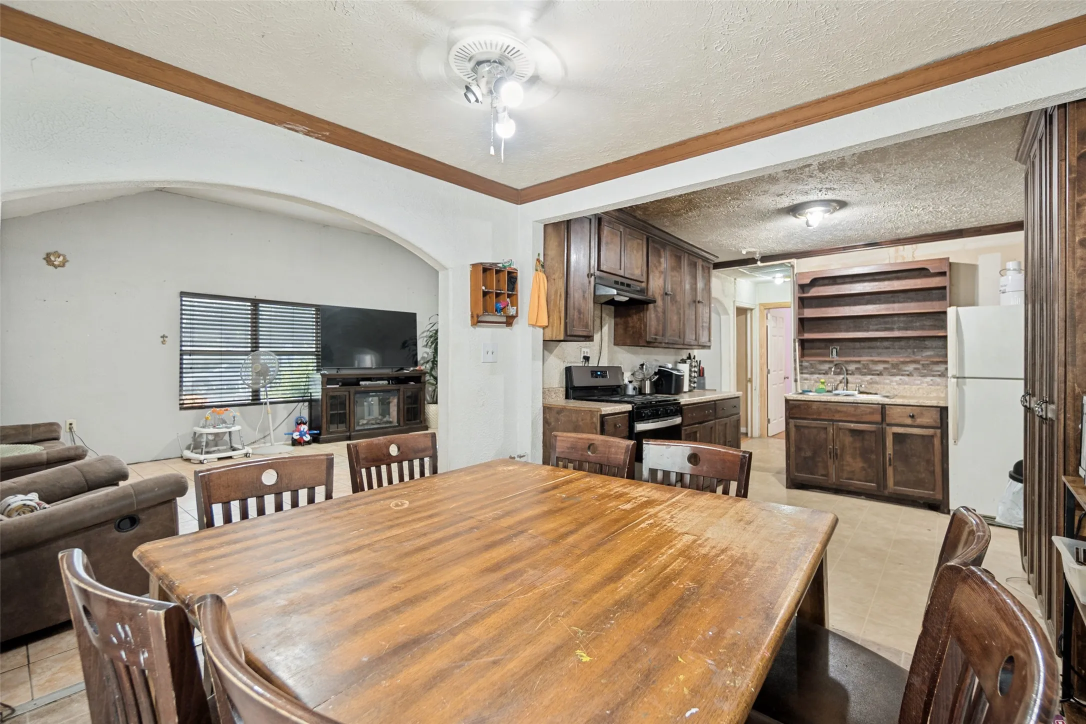 Single Family Residence For Sale in Dallas County , 6625 Speight Street, Dallas, Texas 75232, 5 Bedroom, 3 Bathroom, Garage spaces, 1,913 Sqft, built in 1949, mls#21351294, Real Estate Agent in Dallas, Homes For Sale in Dallas county, Homes For Sale in Dallas, Realtor in Dallas Texas, Real Estate Brokerage Independent Realty Texas, Luminita Cordes Realtor
