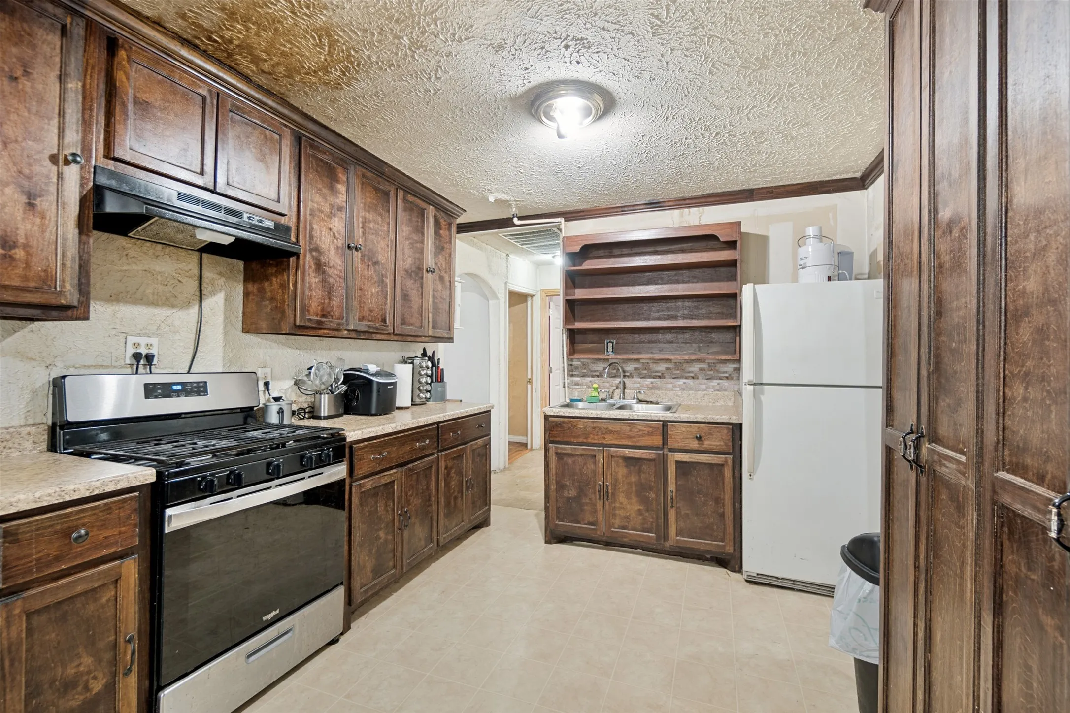 Single Family Residence For Sale in Dallas County , 6625 Speight Street, Dallas, Texas 75232, 5 Bedroom, 3 Bathroom, Garage spaces, 1,913 Sqft, built in 1949, mls#21351294, Real Estate Agent in Dallas, Homes For Sale in Dallas county, Homes For Sale in Dallas, Realtor in Dallas Texas, Real Estate Brokerage Independent Realty Texas, Luminita Cordes Realtor
