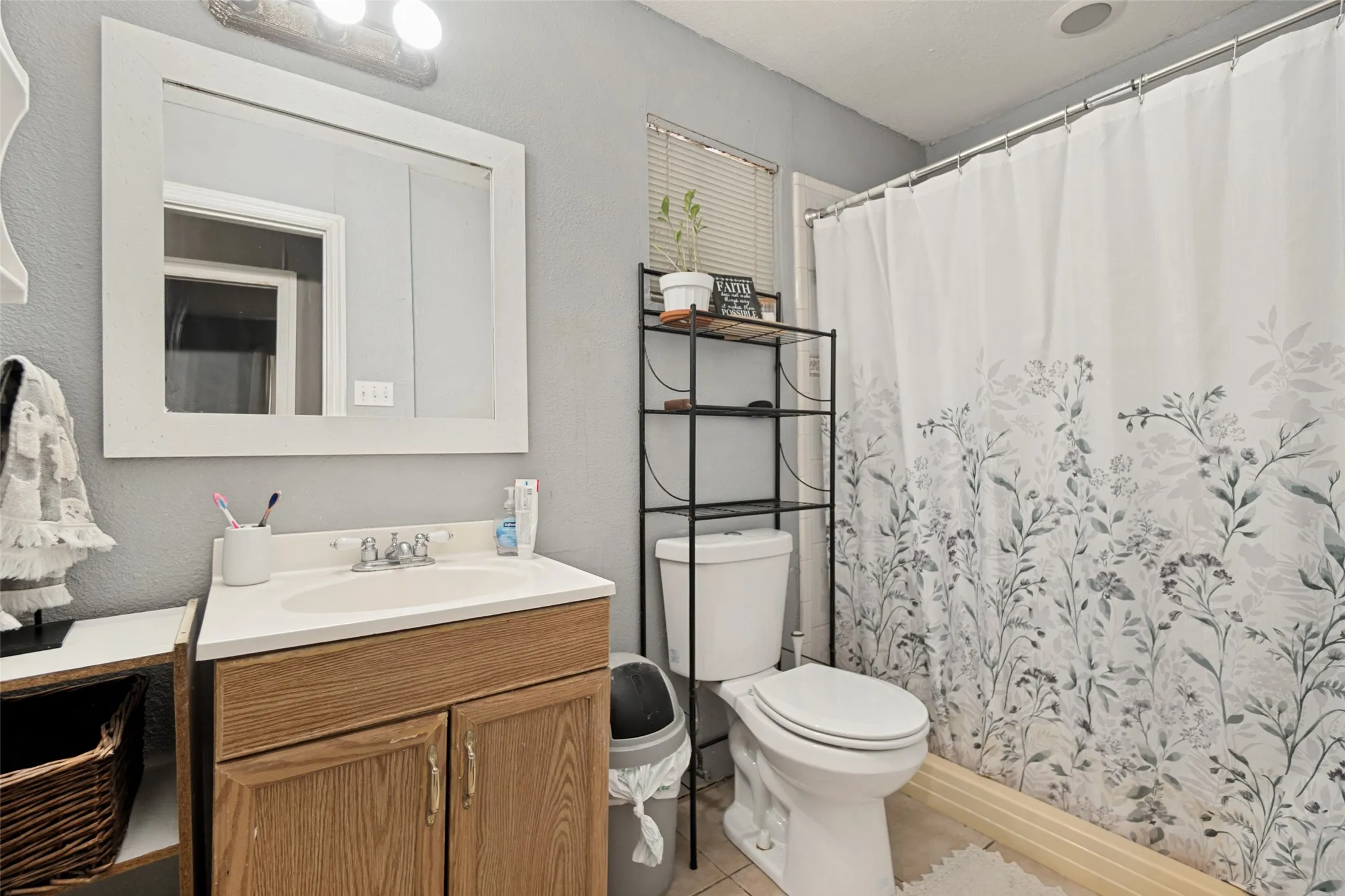 Single Family Residence For Sale in Dallas County , 6625 Speight Street, Dallas, Texas 75232, 5 Bedroom, 3 Bathroom, Garage spaces, 1,913 Sqft, built in 1949, mls#21351294, Real Estate Agent in Dallas, Homes For Sale in Dallas county, Homes For Sale in Dallas, Realtor in Dallas Texas, Real Estate Brokerage Independent Realty Texas, Luminita Cordes Realtor