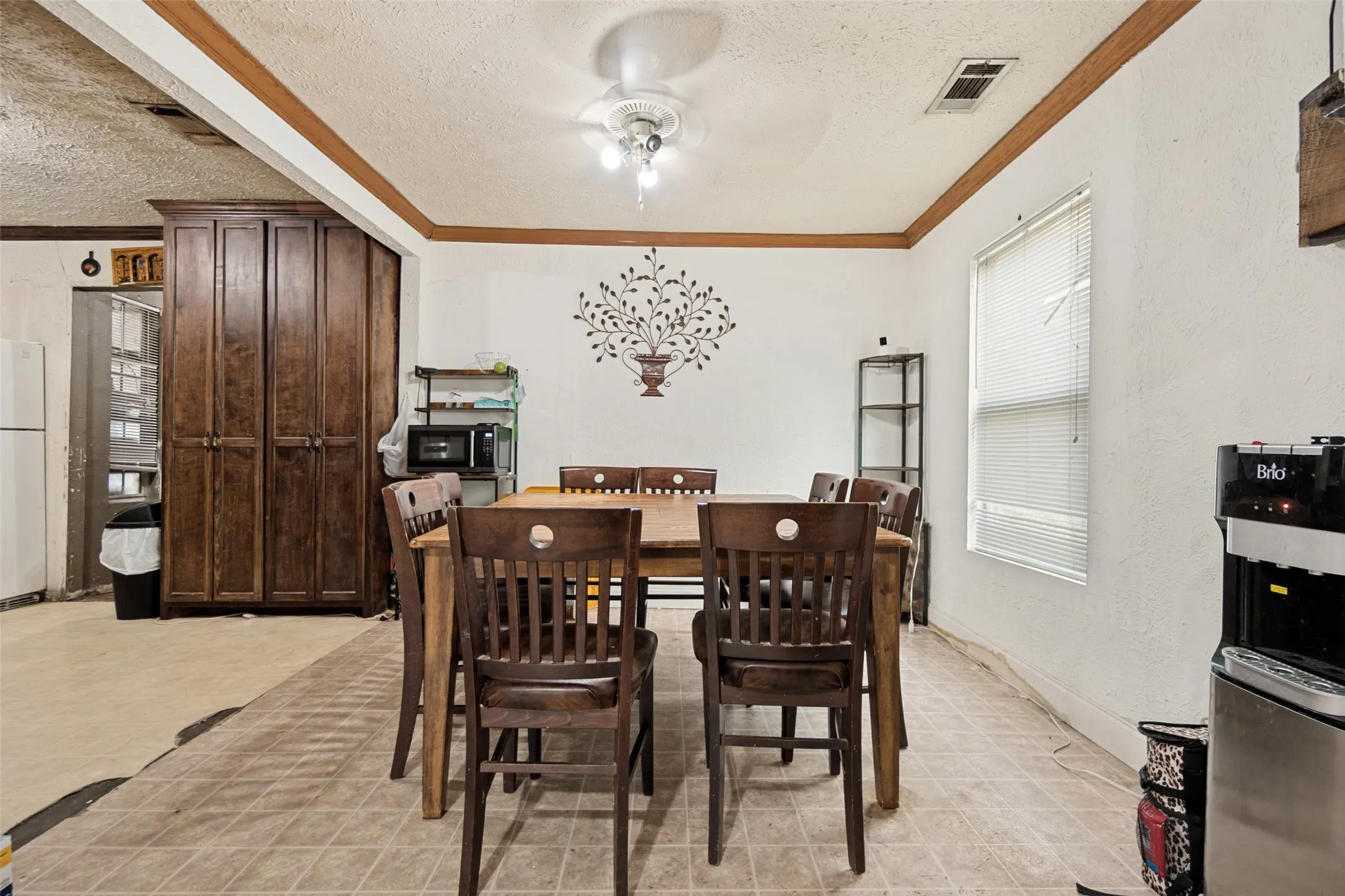 Single Family Residence For Sale in Dallas County , 6625 Speight Street, Dallas, Texas 75232, 5 Bedroom, 3 Bathroom, Garage spaces, 1,913 Sqft, built in 1949, mls#21351294, Real Estate Agent in Dallas, Homes For Sale in Dallas county, Homes For Sale in Dallas, Realtor in Dallas Texas, Real Estate Brokerage Independent Realty Texas, Luminita Cordes Realtor