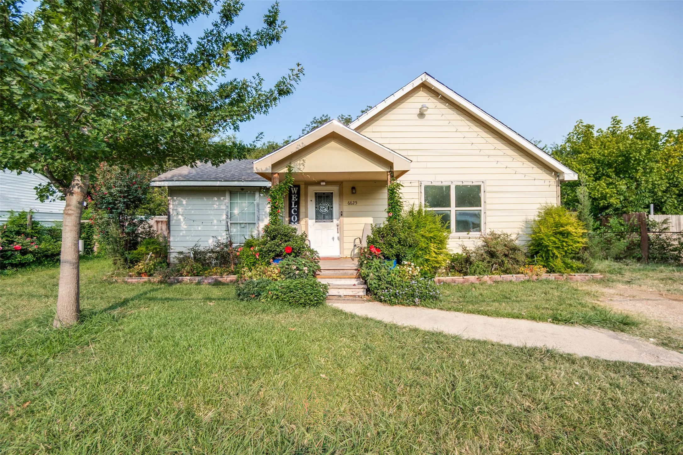 Single Family Residence For Sale in Dallas County , 6625 Speight Street, Dallas, Texas 75232, 5 Bedroom, 3 Bathroom, Garage spaces, 1,913 Sqft, built in 1949, mls#21351294, Real Estate Agent in Dallas, Homes For Sale in Dallas county, Homes For Sale in Dallas, Realtor in Dallas Texas, Real Estate Brokerage Independent Realty Texas, Luminita Cordes Realtor