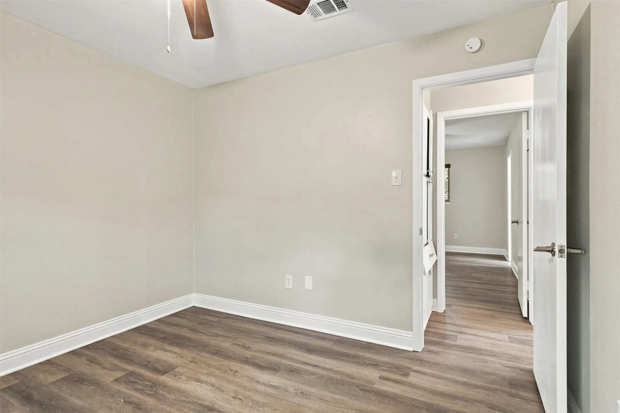 Single Family Residence For Rent in Johnson County , 335 Springwillow Road, Burleson, Texas 76028, 3 Bedroom, 2 Bathroom, 2 Garage spaces, 1,148 Sqft, built in 1971, mls#21350818, Real Estate Agent in Burleson, Homes For Rent in Johnson county, Homes For Rent in Burleson, Realtor in Burleson Texas, Real Estate Brokerage Independent Realty Texas, Luminita Cordes Realtor