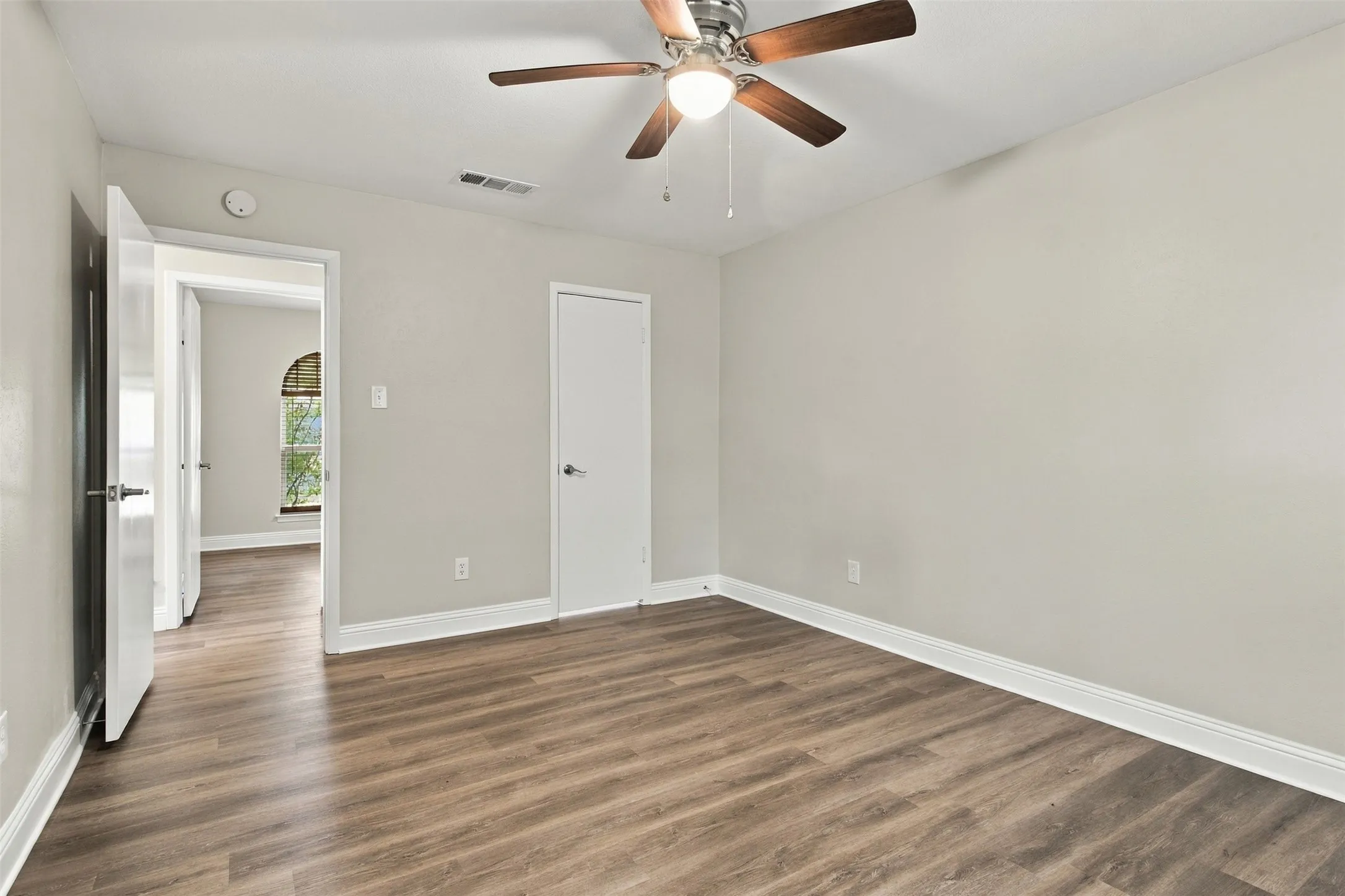 Single Family Residence For Rent in Johnson County , 335 Springwillow Road, Burleson, Texas 76028, 3 Bedroom, 2 Bathroom, 2 Garage spaces, 1,148 Sqft, built in 1971, mls#21350818, Real Estate Agent in Burleson, Homes For Rent in Johnson county, Homes For Rent in Burleson, Realtor in Burleson Texas, Real Estate Brokerage Independent Realty Texas, Luminita Cordes Realtor