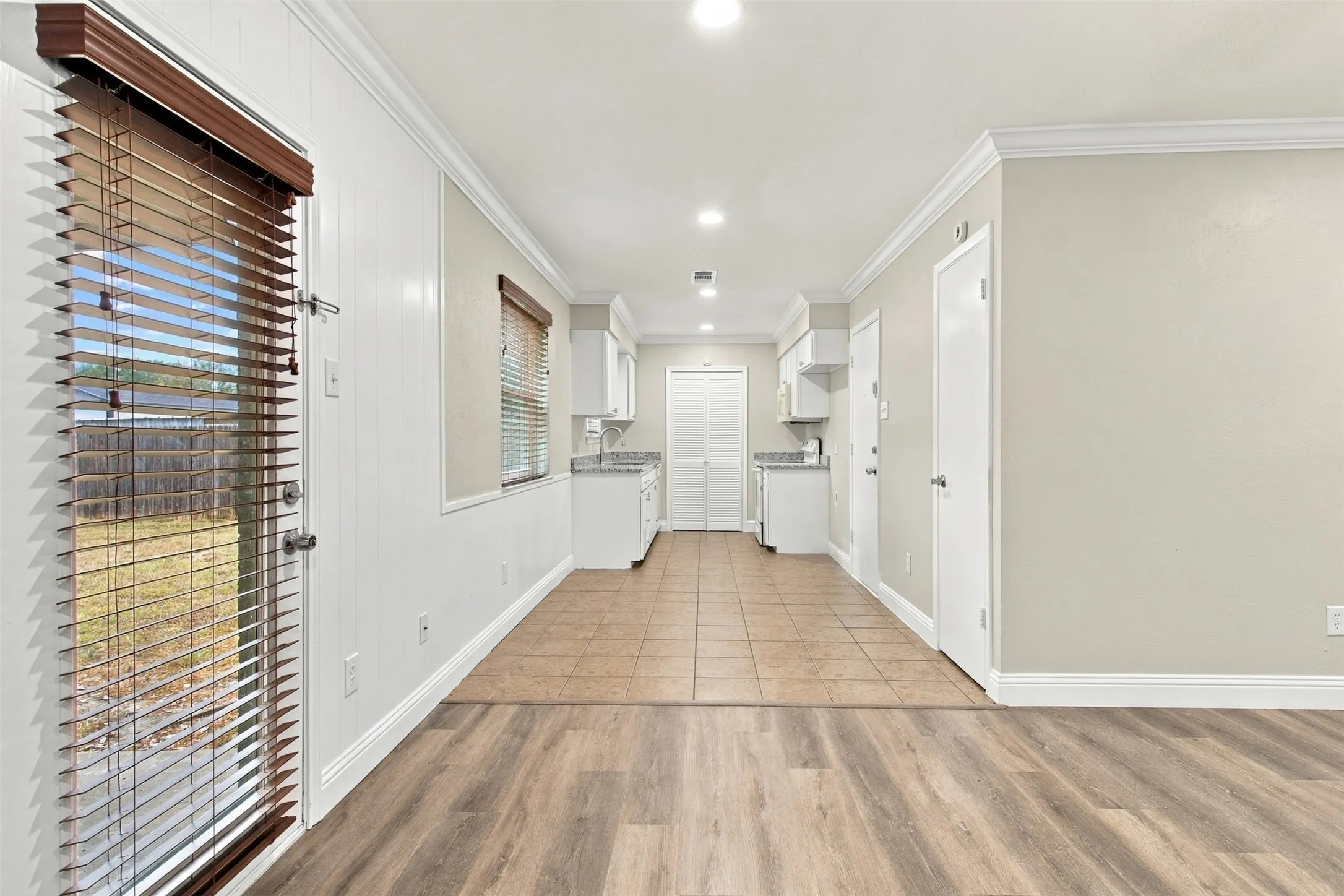 Single Family Residence For Rent in Johnson County , 335 Springwillow Road, Burleson, Texas 76028, 3 Bedroom, 2 Bathroom, 2 Garage spaces, 1,148 Sqft, built in 1971, mls#21350818, Real Estate Agent in Burleson, Homes For Rent in Johnson county, Homes For Rent in Burleson, Realtor in Burleson Texas, Real Estate Brokerage Independent Realty Texas, Luminita Cordes Realtor