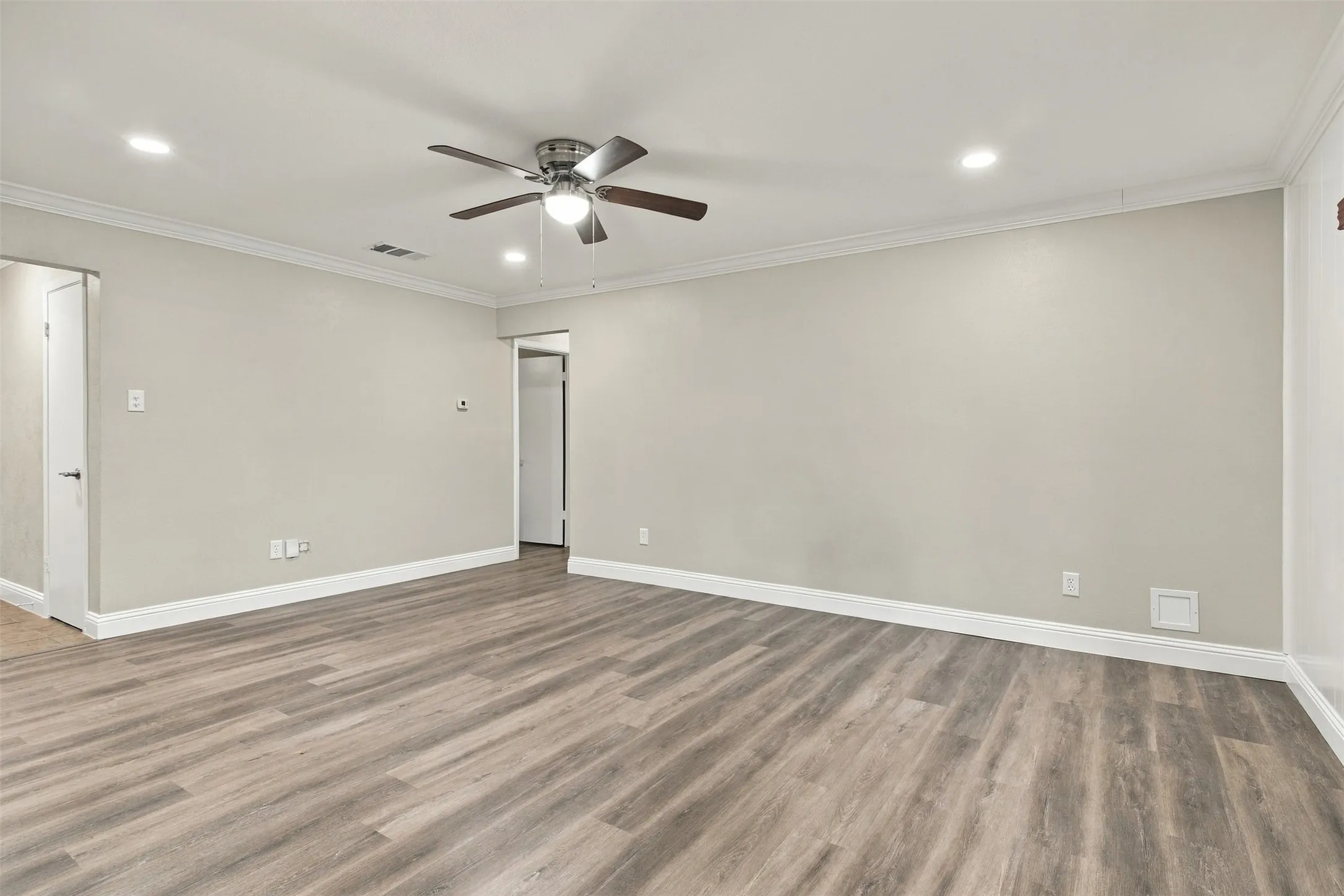 Single Family Residence For Rent in Johnson County , 335 Springwillow Road, Burleson, Texas 76028, 3 Bedroom, 2 Bathroom, 2 Garage spaces, 1,148 Sqft, built in 1971, mls#21350818, Real Estate Agent in Burleson, Homes For Rent in Johnson county, Homes For Rent in Burleson, Realtor in Burleson Texas, Real Estate Brokerage Independent Realty Texas, Luminita Cordes Realtor