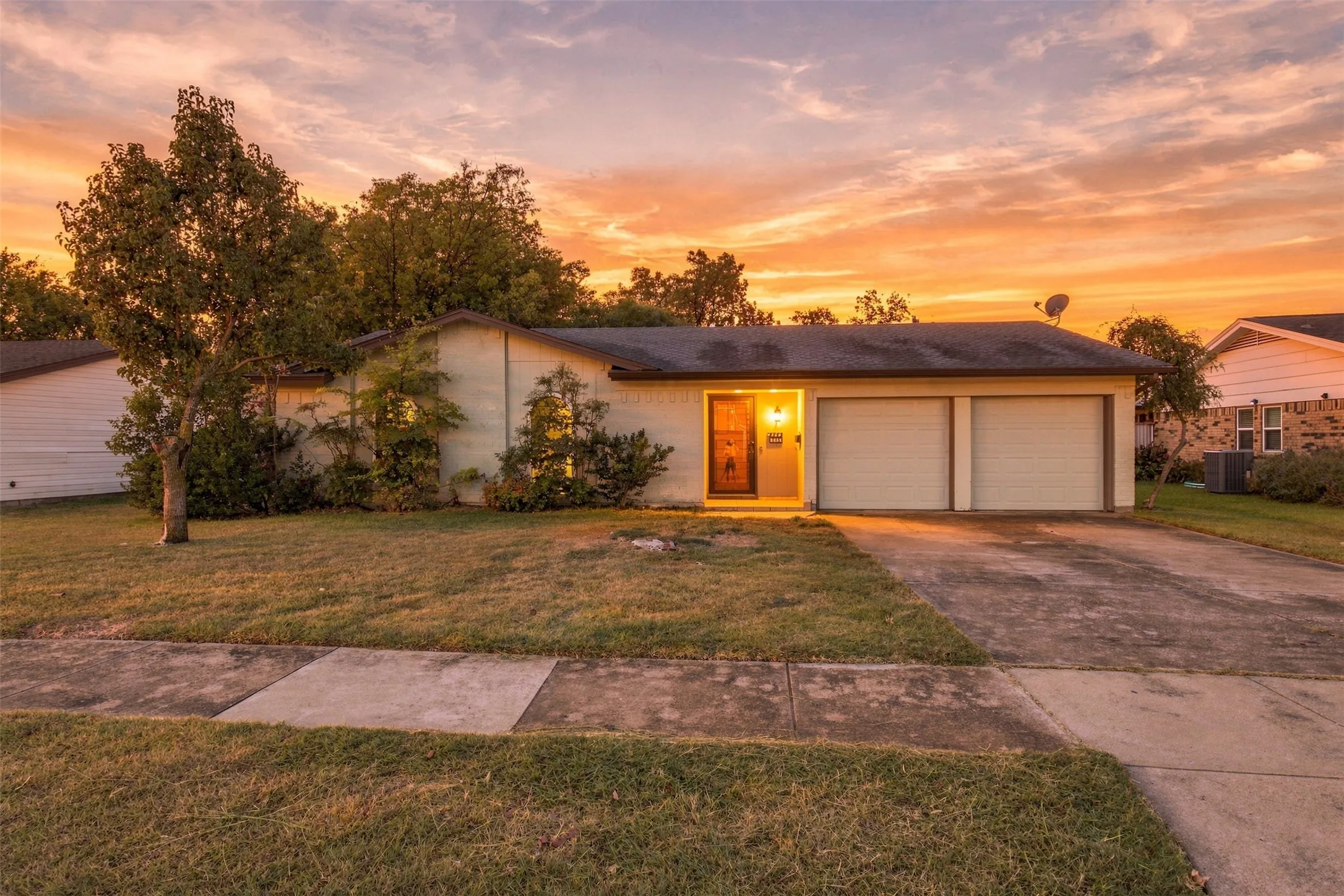 Single Family Residence For Rent in Johnson County , 335 Springwillow Road, Burleson, Texas 76028, 3 Bedroom, 2 Bathroom, 2 Garage spaces, 1,148 Sqft, built in 1971, mls#21350818, Real Estate Agent in Burleson, Homes For Rent in Johnson county, Homes For Rent in Burleson, Realtor in Burleson Texas, Real Estate Brokerage Independent Realty Texas, Luminita Cordes Realtor