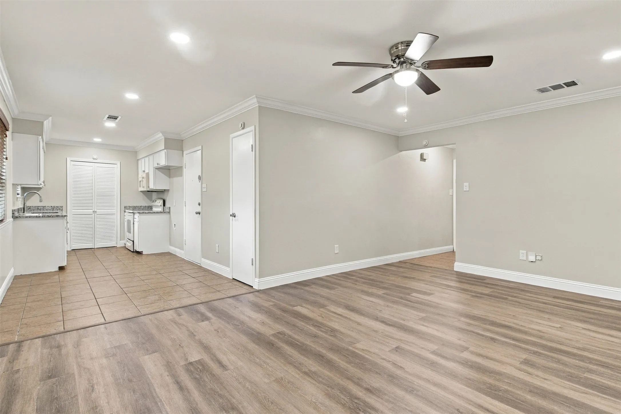 Single Family Residence For Rent in Johnson County , 335 Springwillow Road, Burleson, Texas 76028, 3 Bedroom, 2 Bathroom, 2 Garage spaces, 1,148 Sqft, built in 1971, mls#21350818, Real Estate Agent in Burleson, Homes For Rent in Johnson county, Homes For Rent in Burleson, Realtor in Burleson Texas, Real Estate Brokerage Independent Realty Texas, Luminita Cordes Realtor