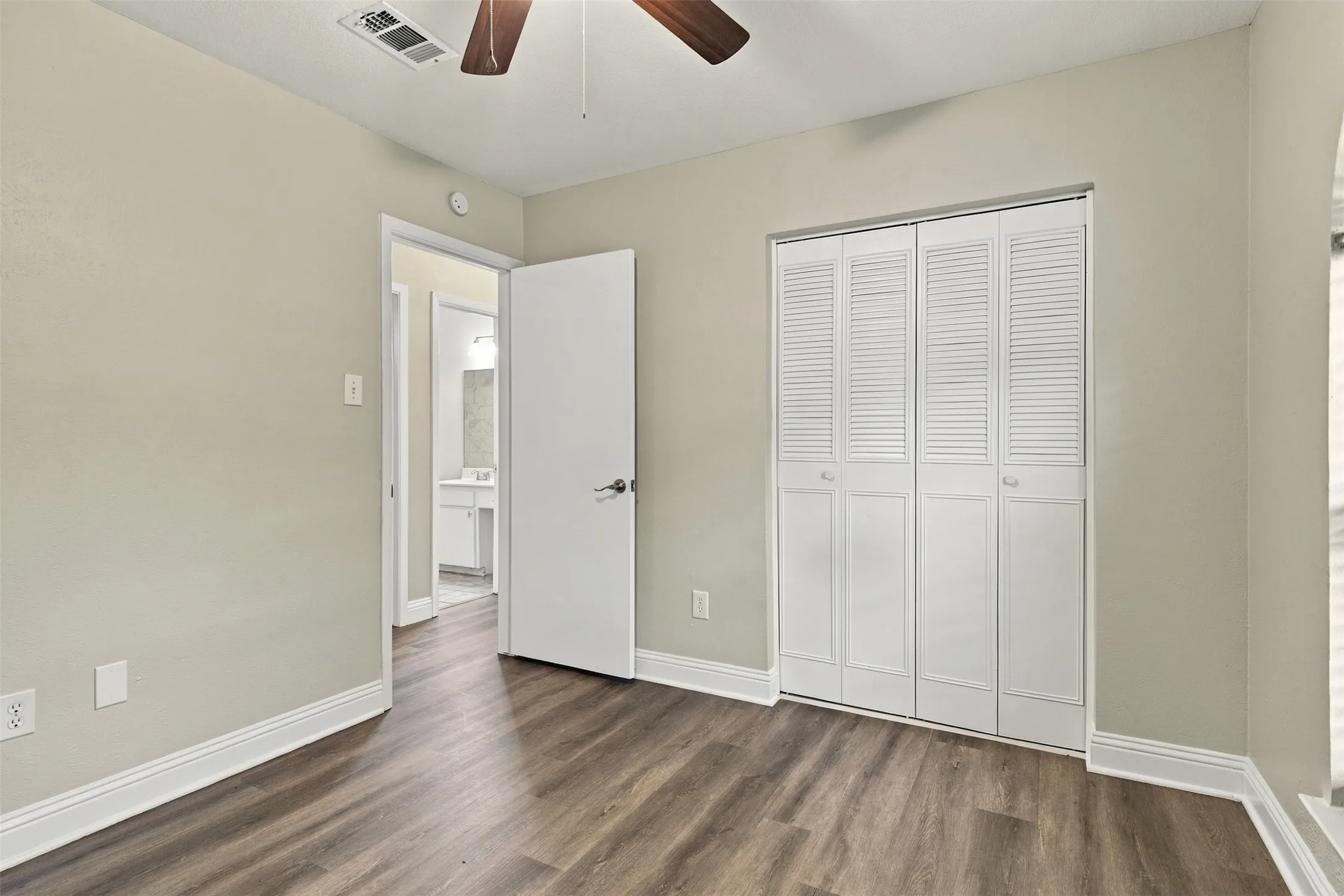 Single Family Residence For Rent in Johnson County , 335 Springwillow Road, Burleson, Texas 76028, 3 Bedroom, 2 Bathroom, 2 Garage spaces, 1,148 Sqft, built in 1971, mls#21350818, Real Estate Agent in Burleson, Homes For Rent in Johnson county, Homes For Rent in Burleson, Realtor in Burleson Texas, Real Estate Brokerage Independent Realty Texas, Luminita Cordes Realtor
