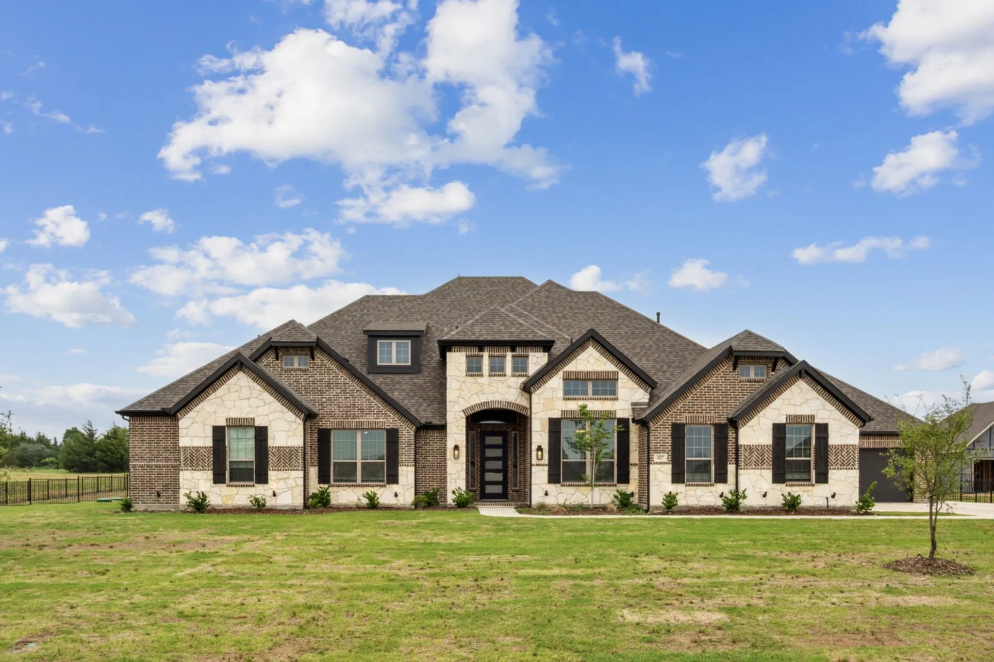 Single Family Residence For Sale in Rockwall County , 307 Success Drive, Mclendon Chisholm, Texas 75032, 5 Bedroom, 5 Bathroom, 4 Garage spaces, 3,468 Sqft, built in 2024, mls#21351336, Real Estate Agent in Mclendon Chisholm, Homes For Sale in Rockwall county, Homes For Sale in Mclendon Chisholm, Realtor in Mclendon Chisholm Texas, Real Estate Brokerage Independent Realty Texas, Luminita Cordes Realtor