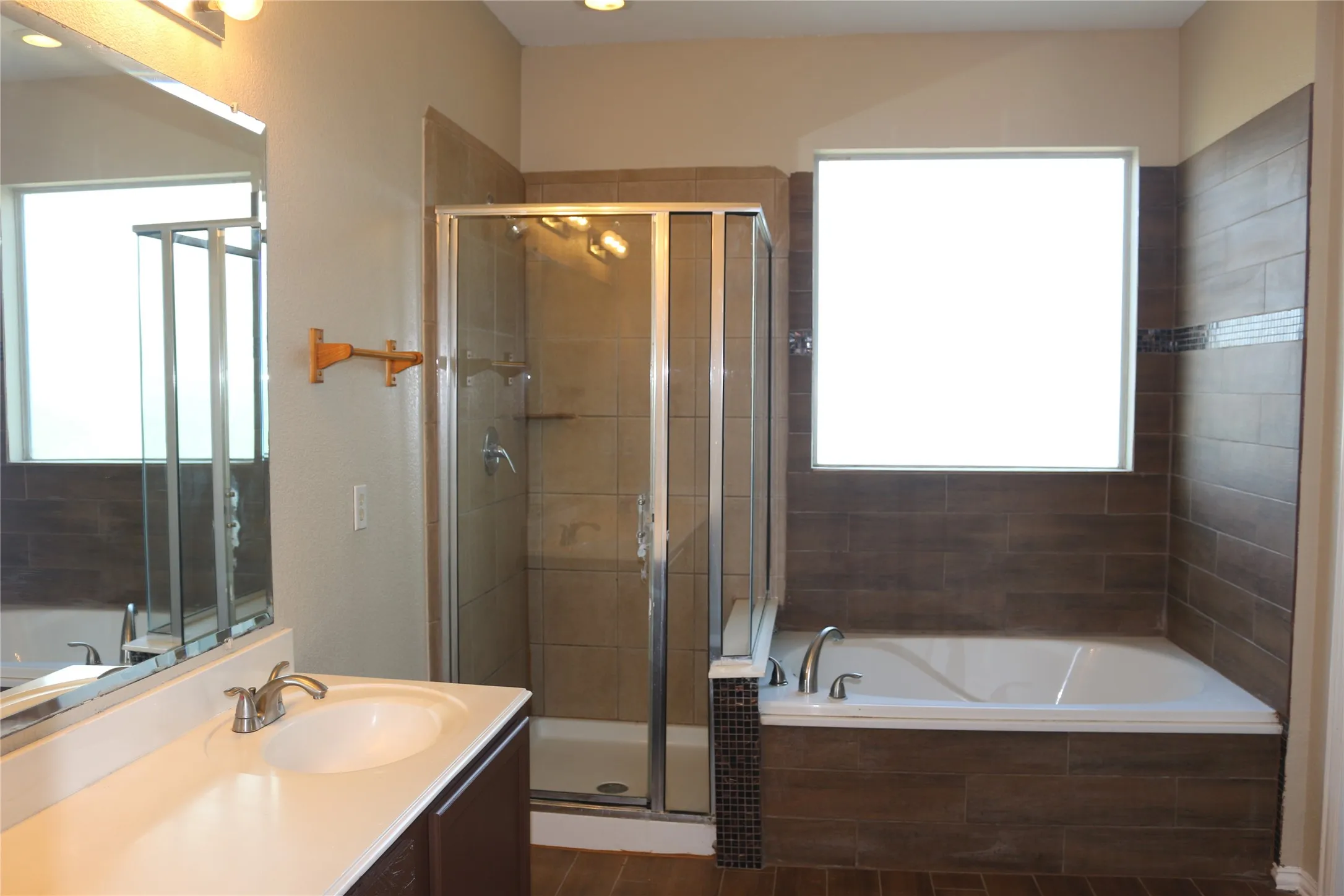 Townhouse For Rent in Collin County , 327 Regency Drive, Allen, Texas 75002, 3 Bedroom, 3 Bathroom, 2 Garage spaces, 1,894 Sqft, built in 2008, mls#21351345, Real Estate Agent in Allen, Homes For Rent in Collin county, Homes For Rent in Allen, Realtor in Allen Texas, Real Estate Brokerage Independent Realty Texas, Luminita Cordes Realtor