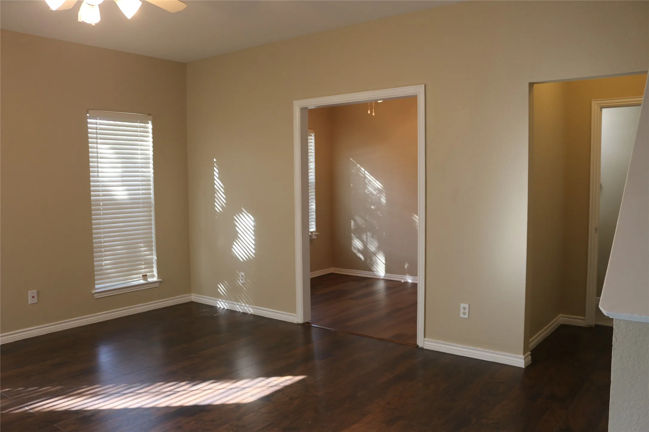 Townhouse For Rent in Collin County , 327 Regency Drive, Allen, Texas 75002, 3 Bedroom, 3 Bathroom, 2 Garage spaces, 1,894 Sqft, built in 2008, mls#21351345, Real Estate Agent in Allen, Homes For Rent in Collin county, Homes For Rent in Allen, Realtor in Allen Texas, Real Estate Brokerage Independent Realty Texas, Luminita Cordes Realtor