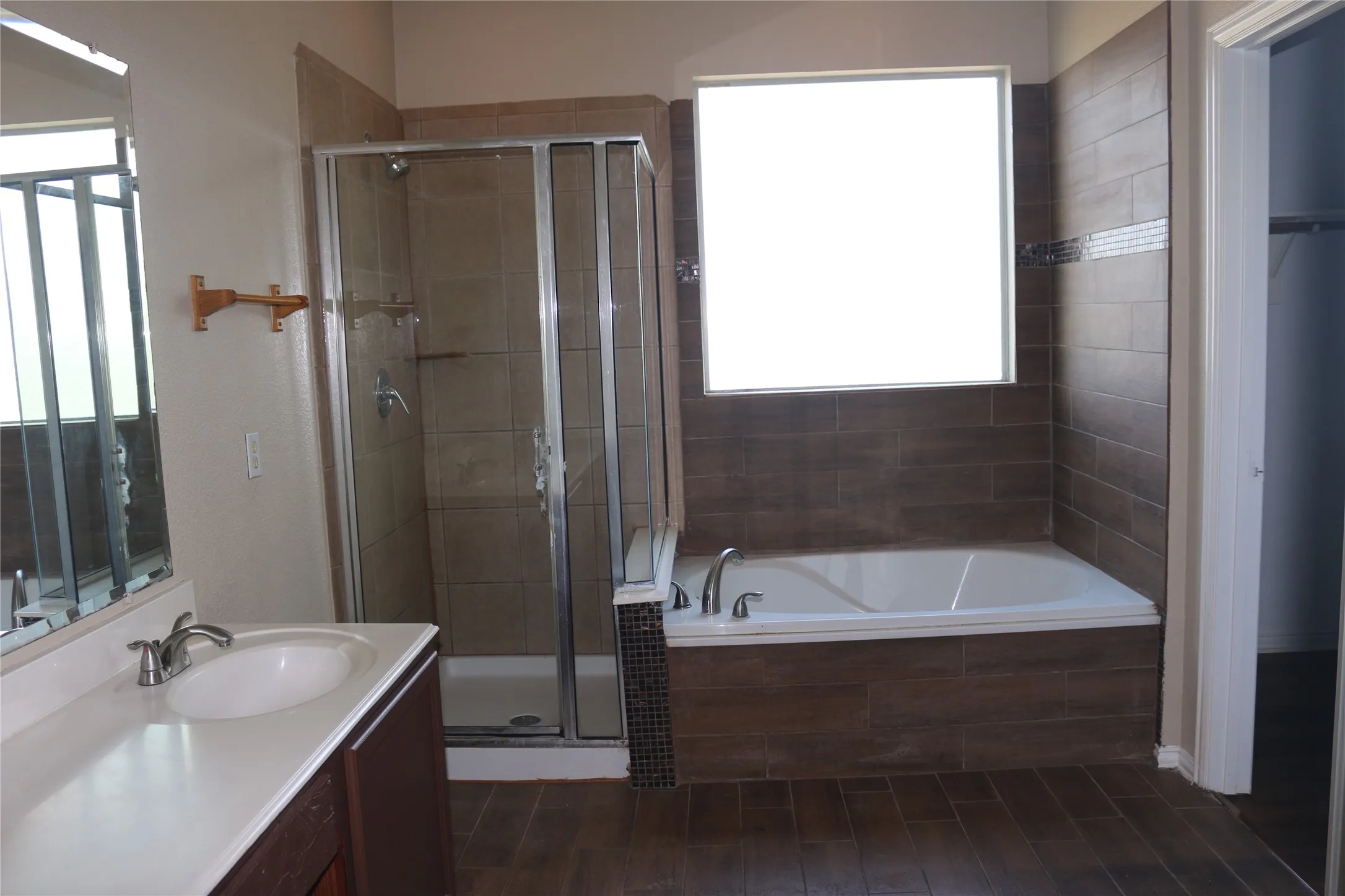 Townhouse For Rent in Collin County , 327 Regency Drive, Allen, Texas 75002, 3 Bedroom, 3 Bathroom, 2 Garage spaces, 1,894 Sqft, built in 2008, mls#21351345, Real Estate Agent in Allen, Homes For Rent in Collin county, Homes For Rent in Allen, Realtor in Allen Texas, Real Estate Brokerage Independent Realty Texas, Luminita Cordes Realtor