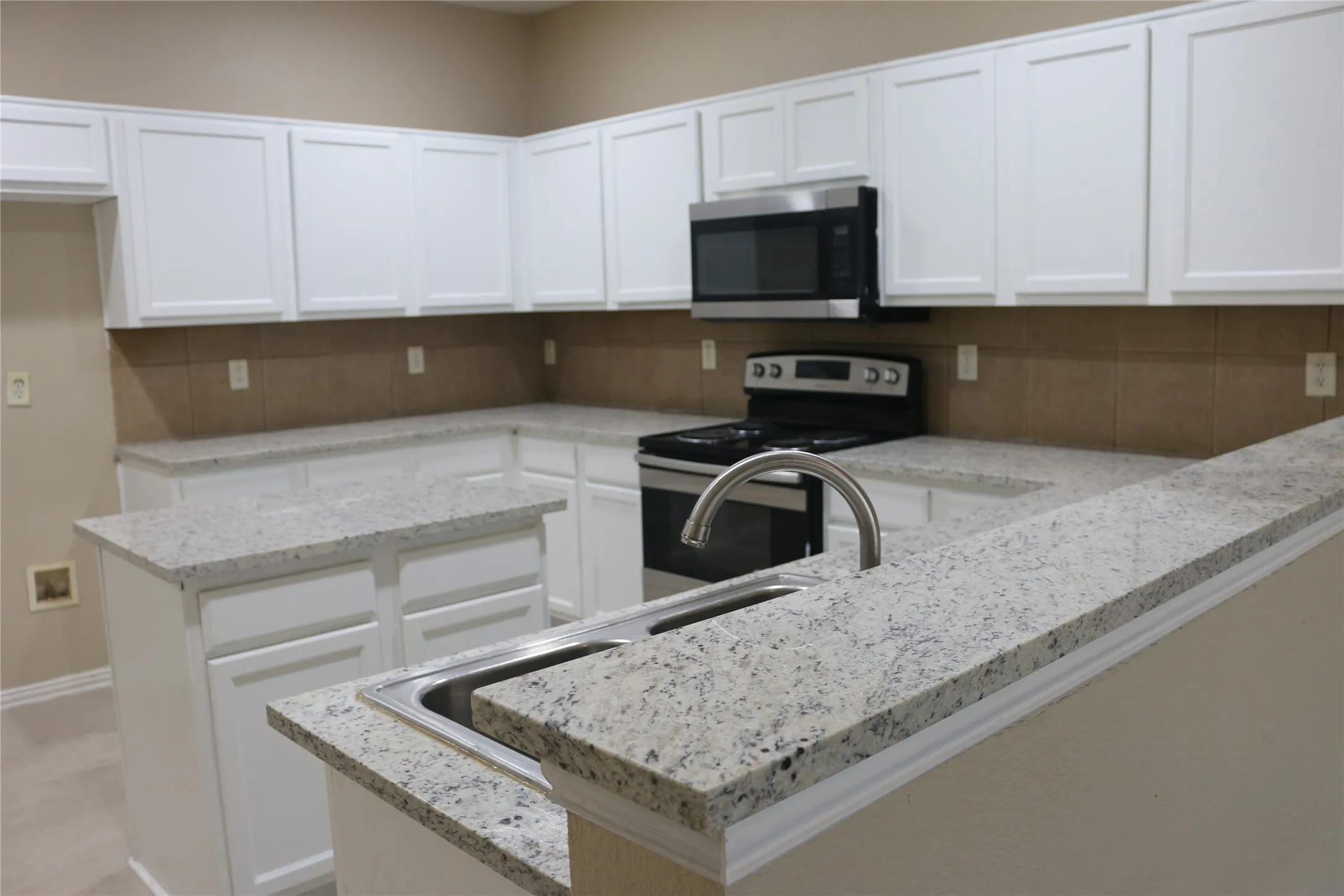 Townhouse For Rent in Collin County , 327 Regency Drive, Allen, Texas 75002, 3 Bedroom, 3 Bathroom, 2 Garage spaces, 1,894 Sqft, built in 2008, mls#21351345, Real Estate Agent in Allen, Homes For Rent in Collin county, Homes For Rent in Allen, Realtor in Allen Texas, Real Estate Brokerage Independent Realty Texas, Luminita Cordes Realtor