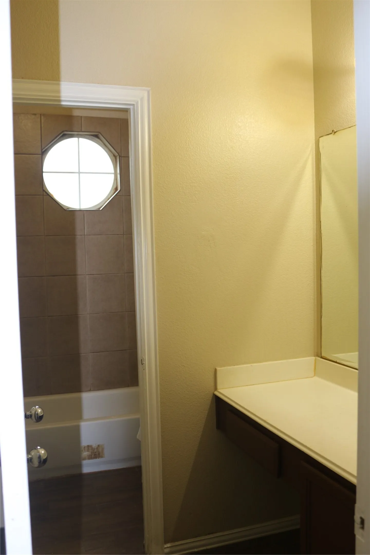 Townhouse For Rent in Collin County , 327 Regency Drive, Allen, Texas 75002, 3 Bedroom, 3 Bathroom, 2 Garage spaces, 1,894 Sqft, built in 2008, mls#21351345, Real Estate Agent in Allen, Homes For Rent in Collin county, Homes For Rent in Allen, Realtor in Allen Texas, Real Estate Brokerage Independent Realty Texas, Luminita Cordes Realtor