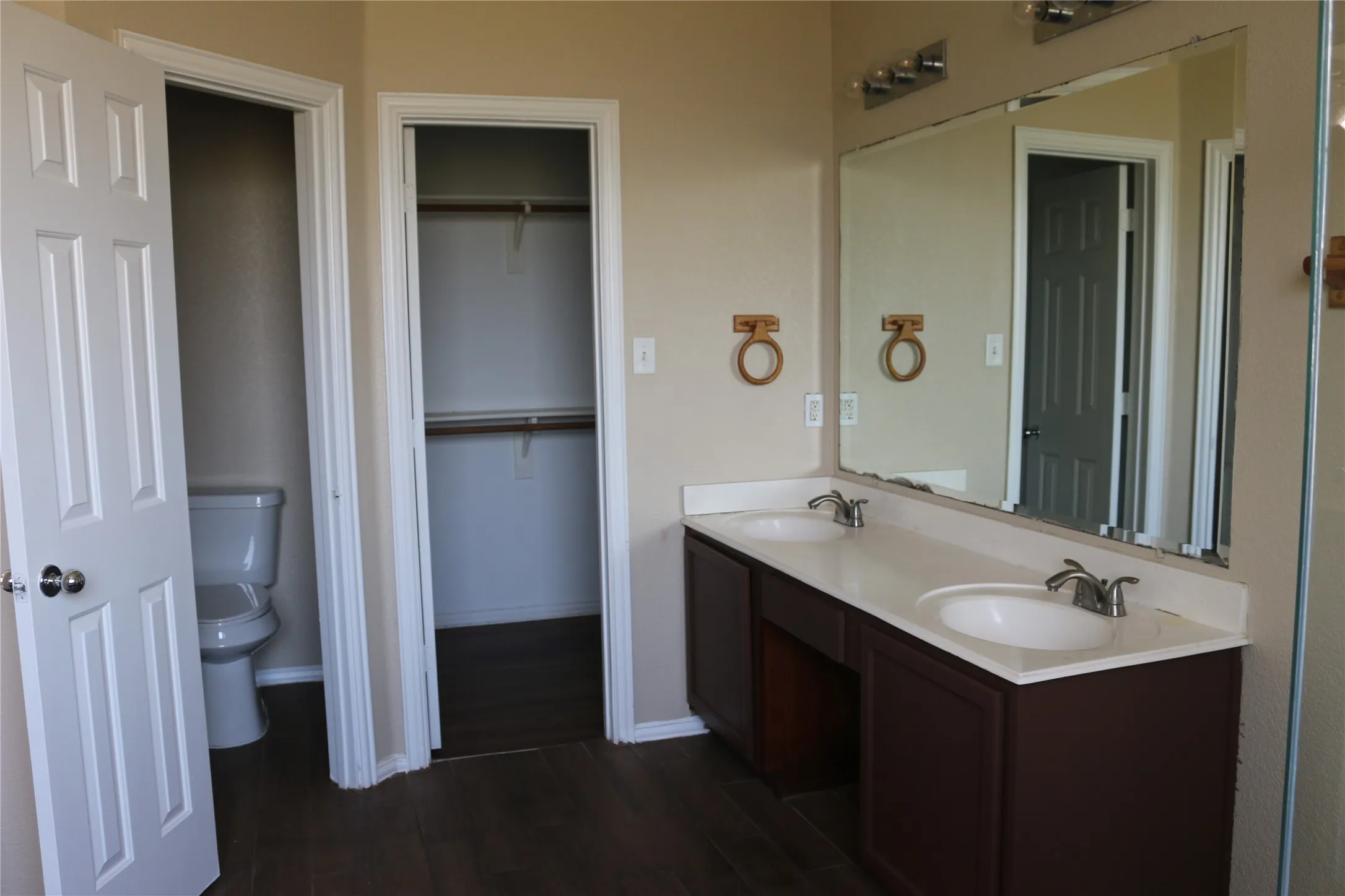 Townhouse For Rent in Collin County , 327 Regency Drive, Allen, Texas 75002, 3 Bedroom, 3 Bathroom, 2 Garage spaces, 1,894 Sqft, built in 2008, mls#21351345, Real Estate Agent in Allen, Homes For Rent in Collin county, Homes For Rent in Allen, Realtor in Allen Texas, Real Estate Brokerage Independent Realty Texas, Luminita Cordes Realtor