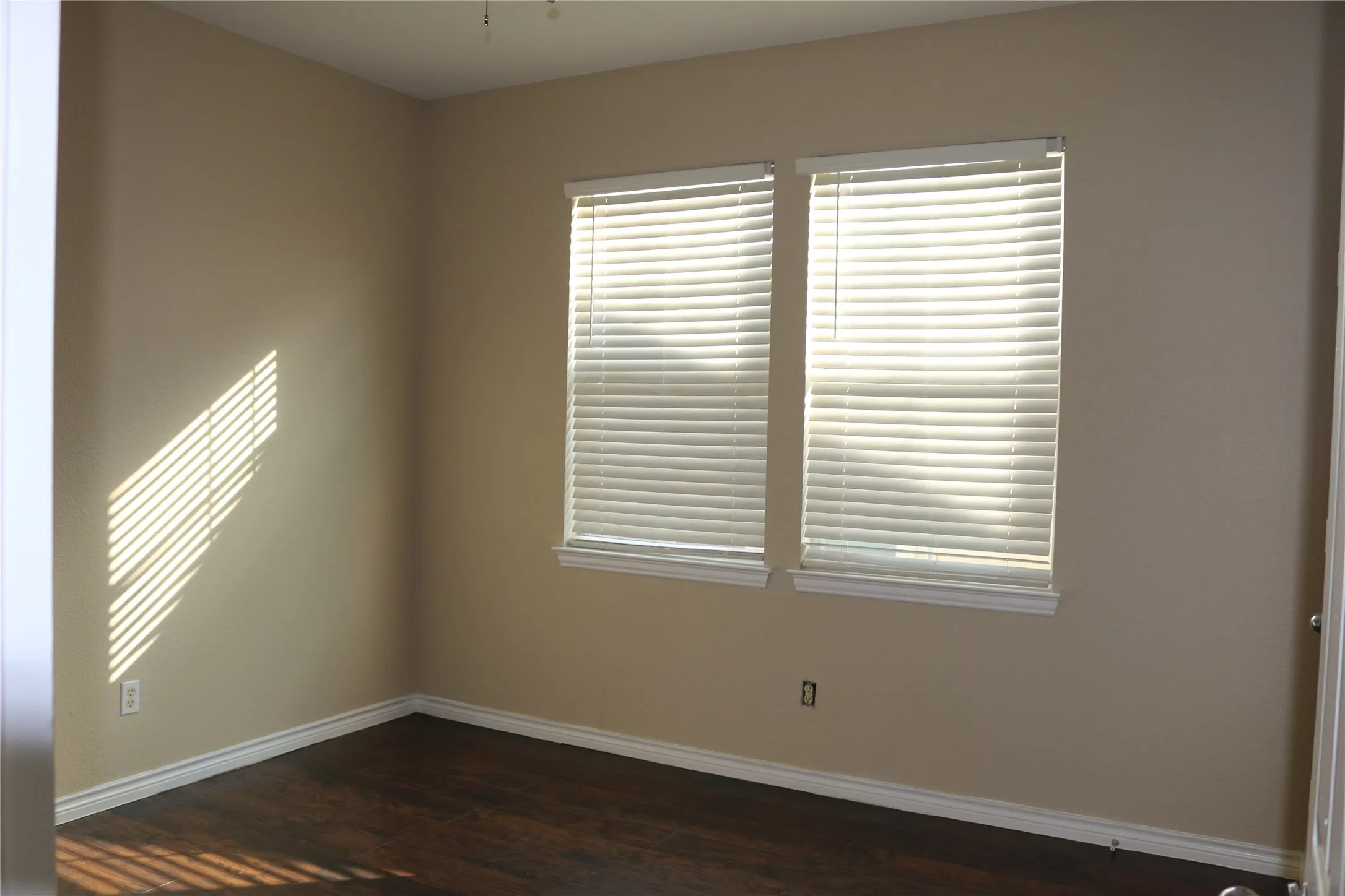 Townhouse For Rent in Collin County , 327 Regency Drive, Allen, Texas 75002, 3 Bedroom, 3 Bathroom, 2 Garage spaces, 1,894 Sqft, built in 2008, mls#21351345, Real Estate Agent in Allen, Homes For Rent in Collin county, Homes For Rent in Allen, Realtor in Allen Texas, Real Estate Brokerage Independent Realty Texas, Luminita Cordes Realtor