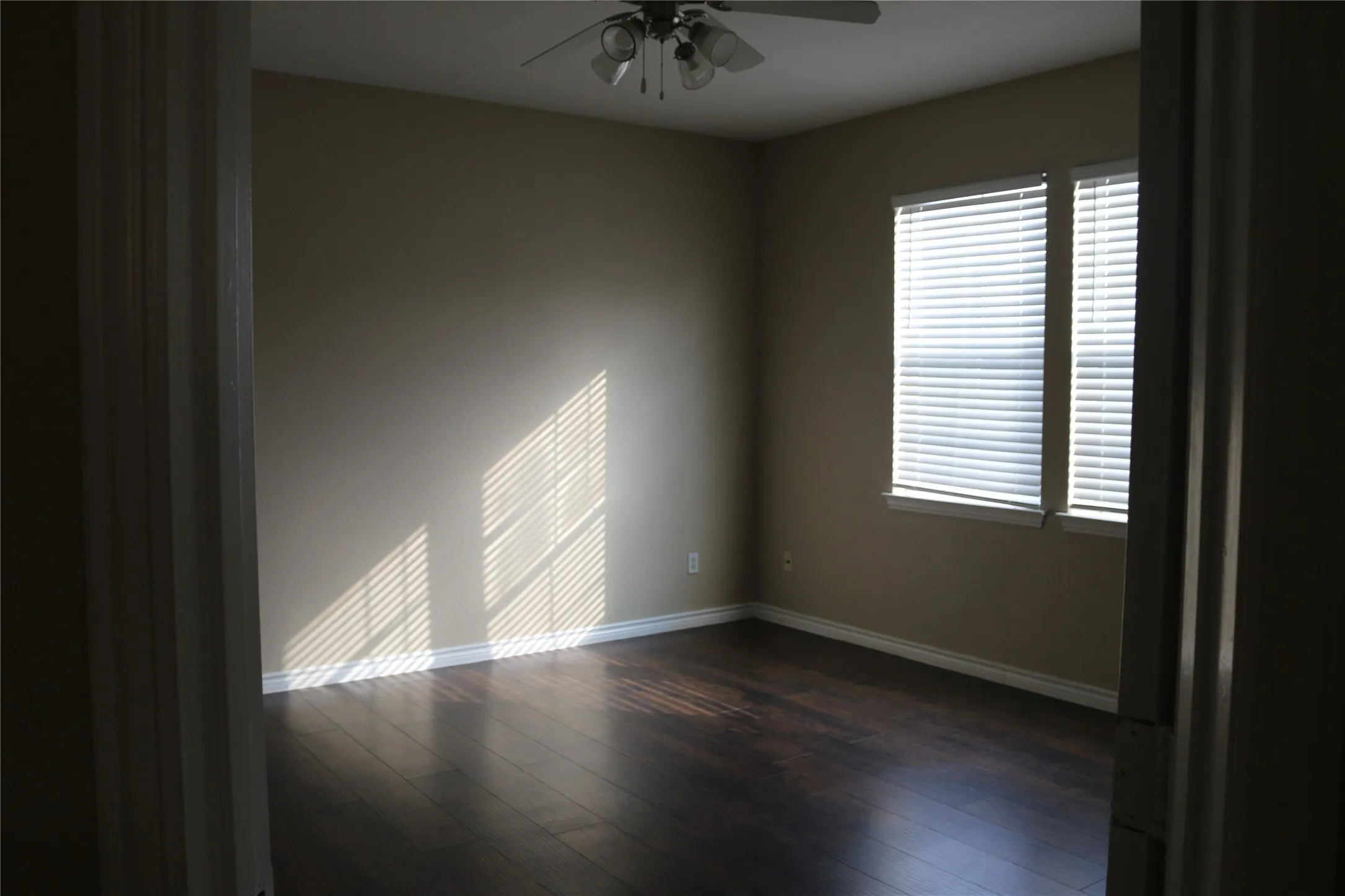 Townhouse For Rent in Collin County , 327 Regency Drive, Allen, Texas 75002, 3 Bedroom, 3 Bathroom, 2 Garage spaces, 1,894 Sqft, built in 2008, mls#21351345, Real Estate Agent in Allen, Homes For Rent in Collin county, Homes For Rent in Allen, Realtor in Allen Texas, Real Estate Brokerage Independent Realty Texas, Luminita Cordes Realtor