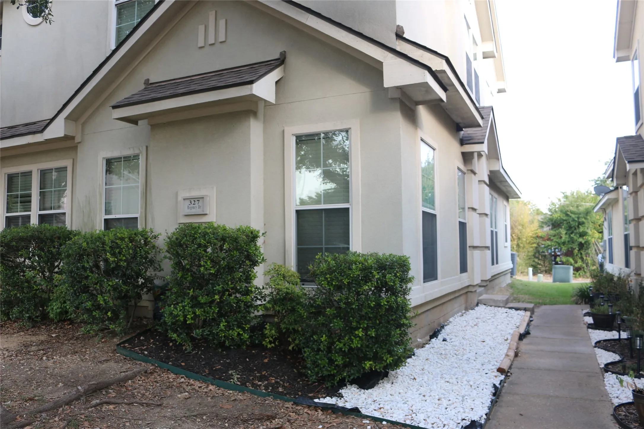 Townhouse For Rent in Collin County , 327 Regency Drive, Allen, Texas 75002, 3 Bedroom, 3 Bathroom, 2 Garage spaces, 1,894 Sqft, built in 2008, mls#21351345, Real Estate Agent in Allen, Homes For Rent in Collin county, Homes For Rent in Allen, Realtor in Allen Texas, Real Estate Brokerage Independent Realty Texas, Luminita Cordes Realtor