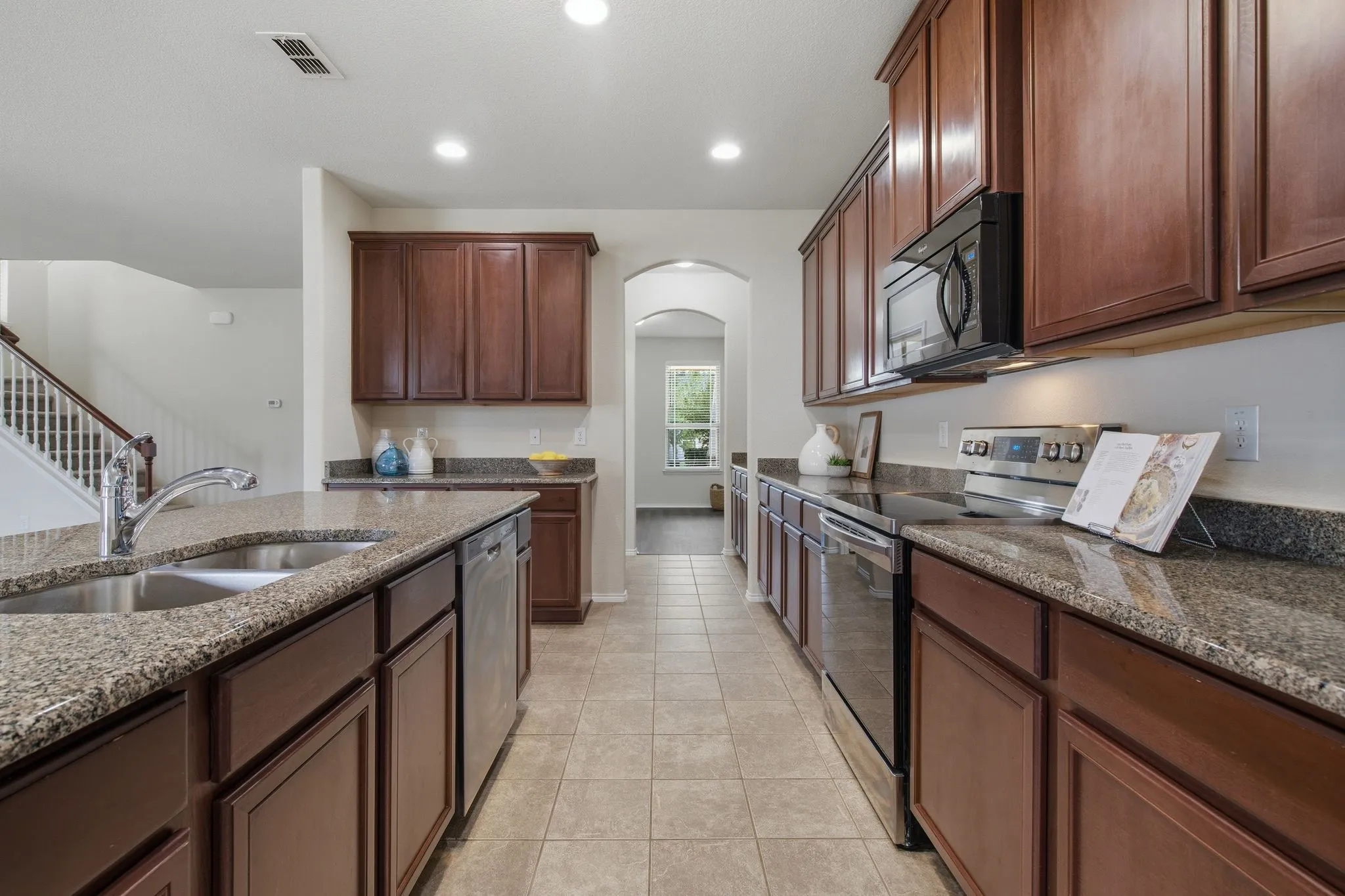 Single Family Residence For Sale in Denton County , 1108 Black Cherry Drive, Aubrey, Texas 76227, 4 Bedroom, 3 Bathroom, 2 Garage spaces, 3,062 Sqft, built in 2014, mls#21351275, Real Estate Agent in Aubrey, Homes For Sale in Denton county, Homes For Sale in Aubrey, Realtor in Aubrey Texas, Real Estate Brokerage Independent Realty Texas, Luminita Cordes Realtor