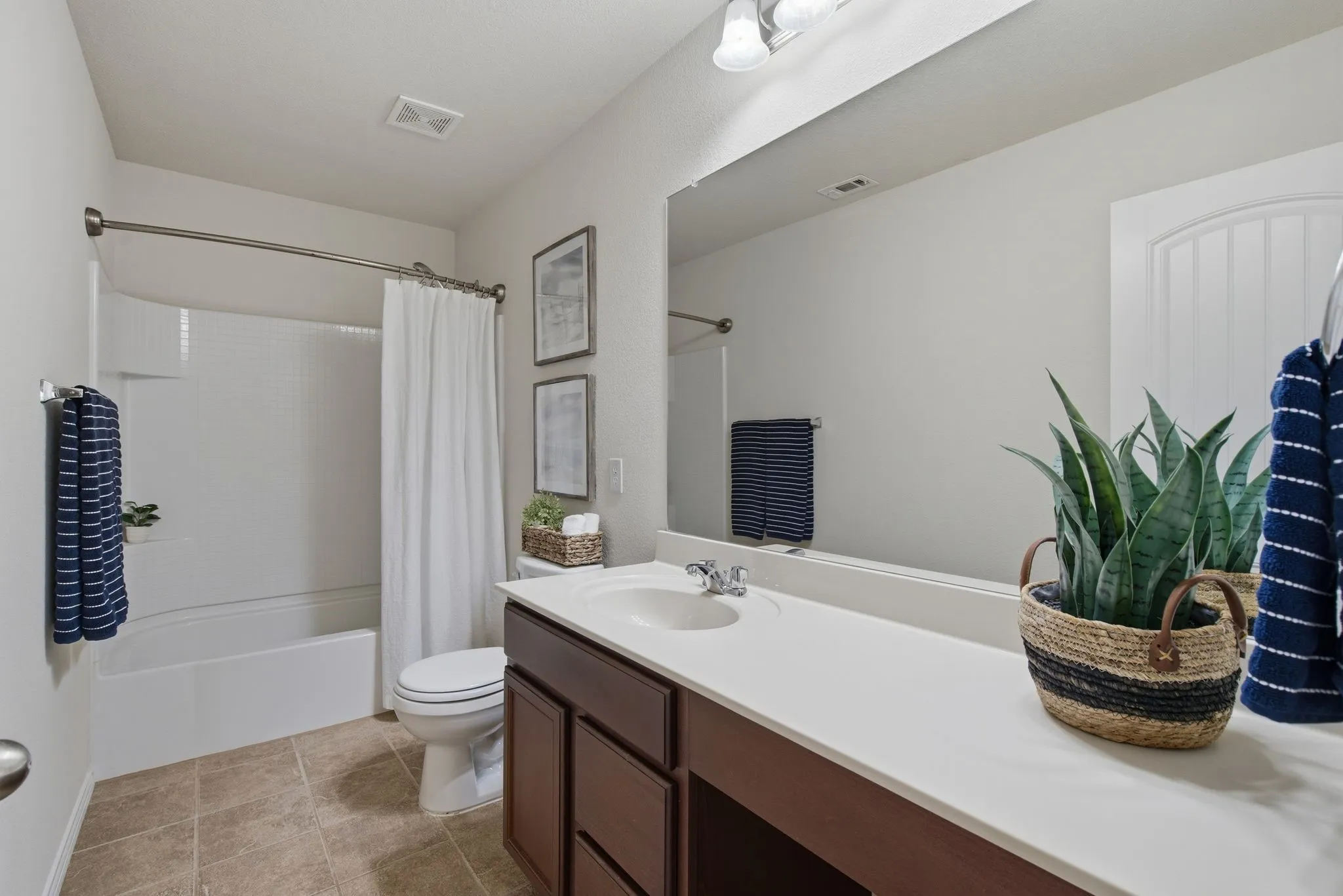 Single Family Residence For Sale in Denton County , 1108 Black Cherry Drive, Aubrey, Texas 76227, 4 Bedroom, 3 Bathroom, 2 Garage spaces, 3,062 Sqft, built in 2014, mls#21351275, Real Estate Agent in Aubrey, Homes For Sale in Denton county, Homes For Sale in Aubrey, Realtor in Aubrey Texas, Real Estate Brokerage Independent Realty Texas, Luminita Cordes Realtor