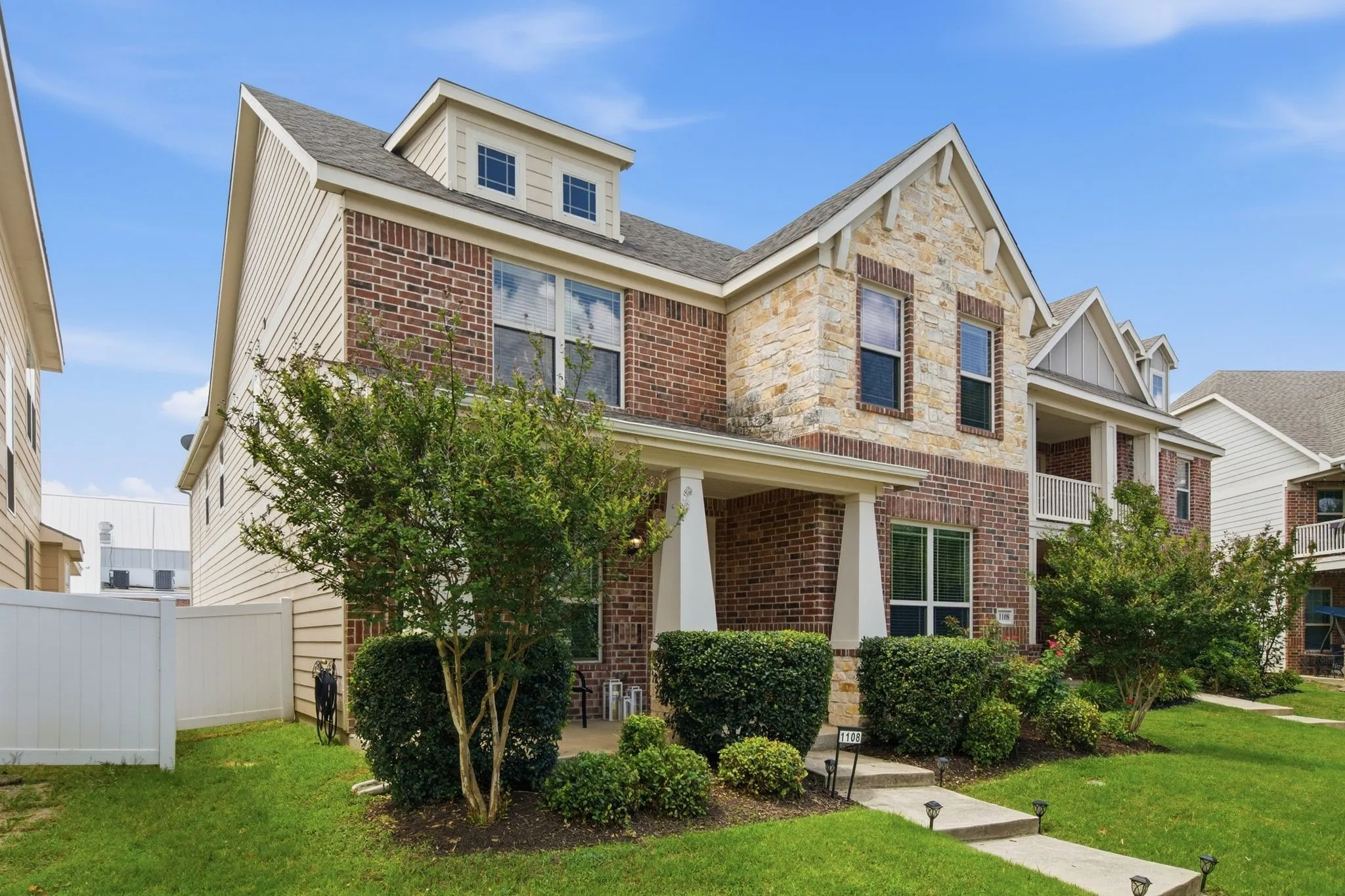 Single Family Residence For Sale in Denton County , 1108 Black Cherry Drive, Aubrey, Texas 76227, 4 Bedroom, 3 Bathroom, 2 Garage spaces, 3,062 Sqft, built in 2014, mls#21351275, Real Estate Agent in Aubrey, Homes For Sale in Denton county, Homes For Sale in Aubrey, Realtor in Aubrey Texas, Real Estate Brokerage Independent Realty Texas, Luminita Cordes Realtor