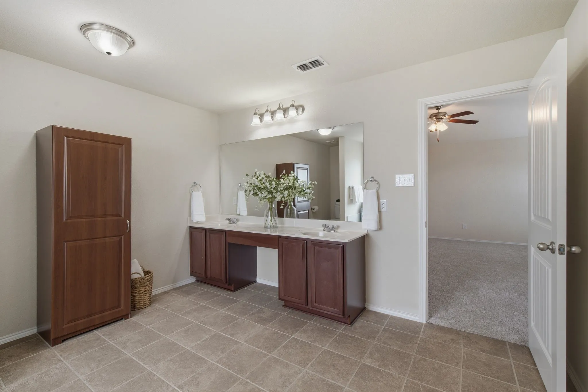 Single Family Residence For Sale in Denton County , 1108 Black Cherry Drive, Aubrey, Texas 76227, 4 Bedroom, 3 Bathroom, 2 Garage spaces, 3,062 Sqft, built in 2014, mls#21351275, Real Estate Agent in Aubrey, Homes For Sale in Denton county, Homes For Sale in Aubrey, Realtor in Aubrey Texas, Real Estate Brokerage Independent Realty Texas, Luminita Cordes Realtor