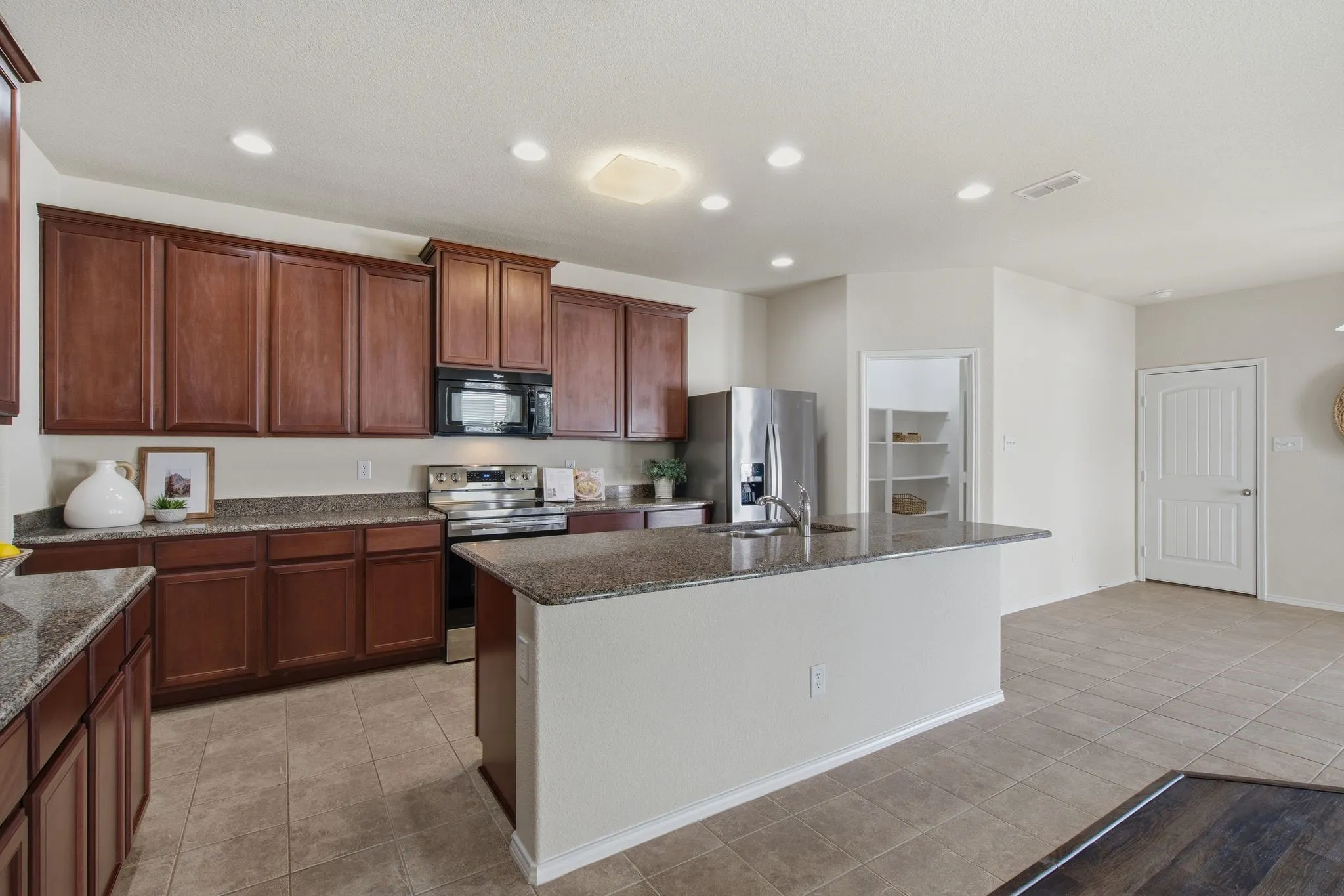 Single Family Residence For Sale in Denton County , 1108 Black Cherry Drive, Aubrey, Texas 76227, 4 Bedroom, 3 Bathroom, 2 Garage spaces, 3,062 Sqft, built in 2014, mls#21351275, Real Estate Agent in Aubrey, Homes For Sale in Denton county, Homes For Sale in Aubrey, Realtor in Aubrey Texas, Real Estate Brokerage Independent Realty Texas, Luminita Cordes Realtor