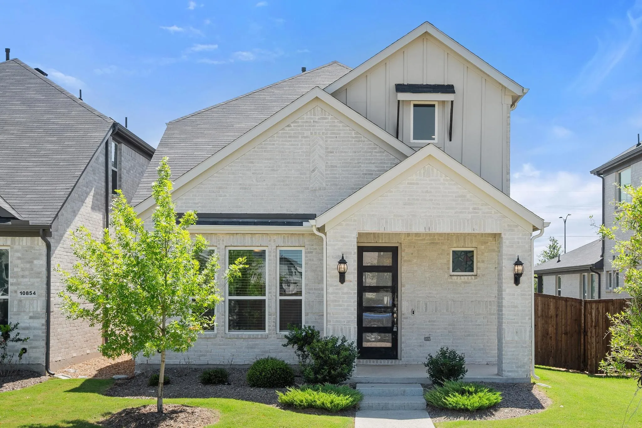 Single Family Residence For Rent in Collin County , 10838 Downy Cup Drive, Frisco, Texas 75035, 5 Bedroom, 3 Bathroom, 2 Garage spaces, 2,402 Sqft, built in 2022, Price $3,000, mls#21348020, Real Estate Agent in Frisco, Homes For Rent in Collin county, Homes For Rent in Frisco, Realtor in Frisco Texas, Real Estate Brokerage Independent Realty Texas, Luminita Cordes Realtor