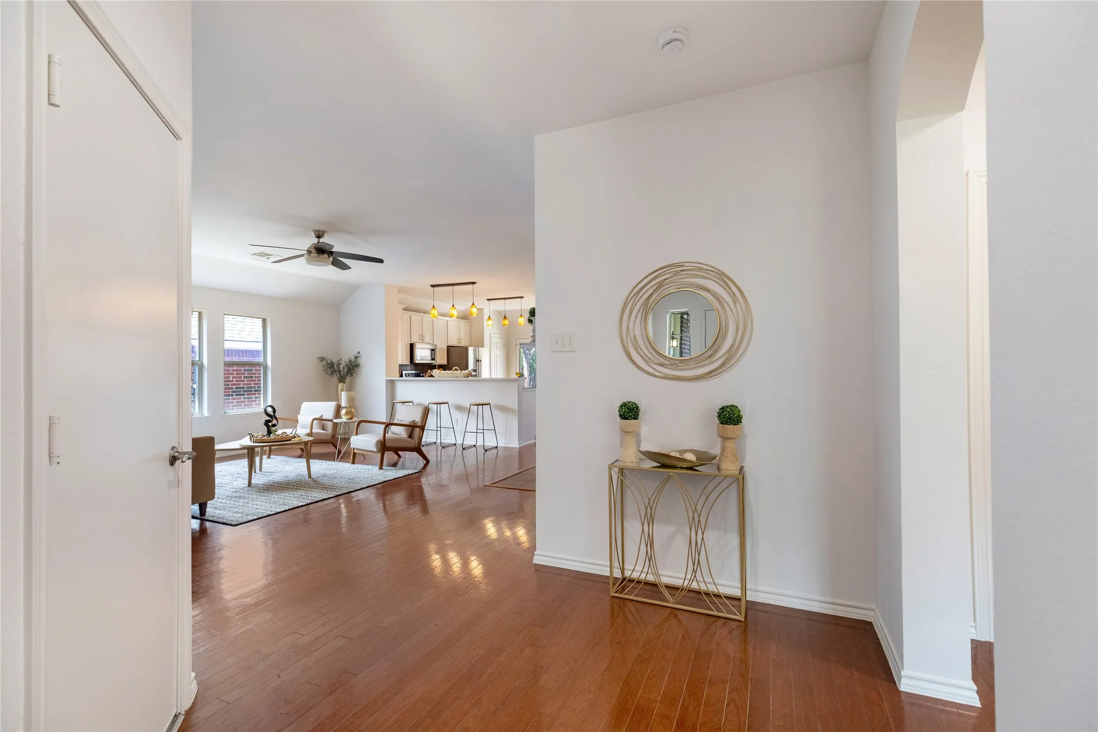 Single Family Residence For Sale in Tarrant County , 4601 Indian Rock Drive, Fort Worth, Texas 76244, 3 Bedroom, 2 Bathroom, 2 Garage spaces, 1,709 Sqft, built in 2003, mls#21349030, Real Estate Agent in Fort Worth, Homes For Sale in Tarrant county, Homes For Sale in Fort Worth, Realtor in Fort Worth Texas, Real Estate Brokerage Independent Realty Texas, Luminita Cordes Realtor