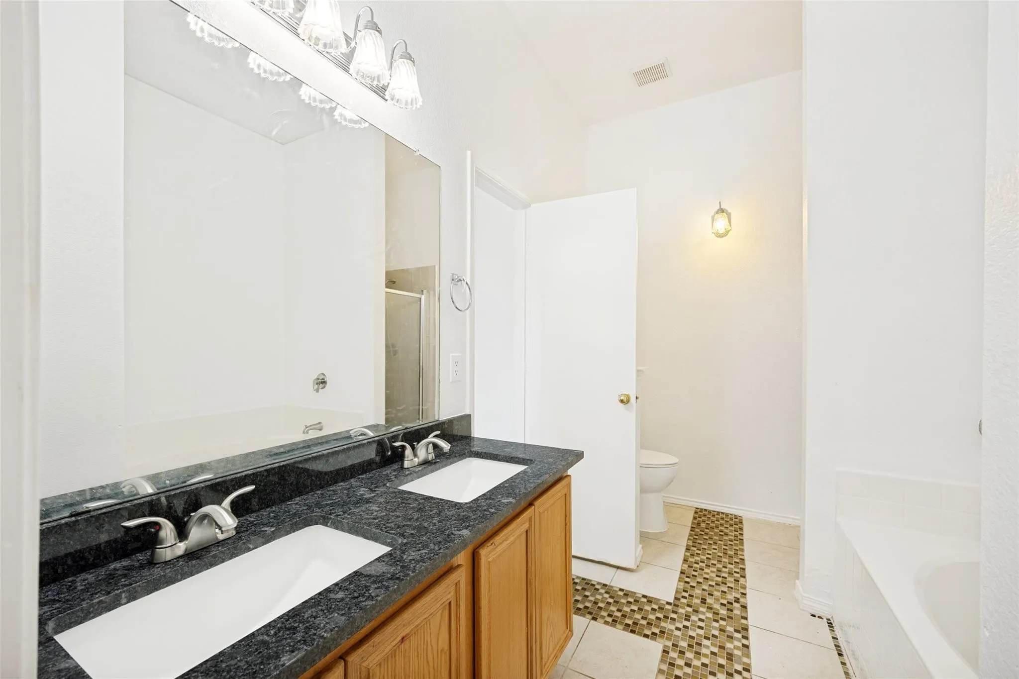 Single Family Residence For Rent in Collin County , 202 Trenton Drive, Wylie, Texas 75098, 4 Bedrooms, 2 Bathrooms, 2 Garage spaces, 1,947 Sqft, built in 2001, Price $2,350, mls#21351362, Real Estate Agent in Wylie, Homes For Rent in Collin county, Homes For Rent in Wylie, Realtor in Wylie Texas, Real Estate Brokerage Independent Realty Texas, Luminita Cordes Realtor