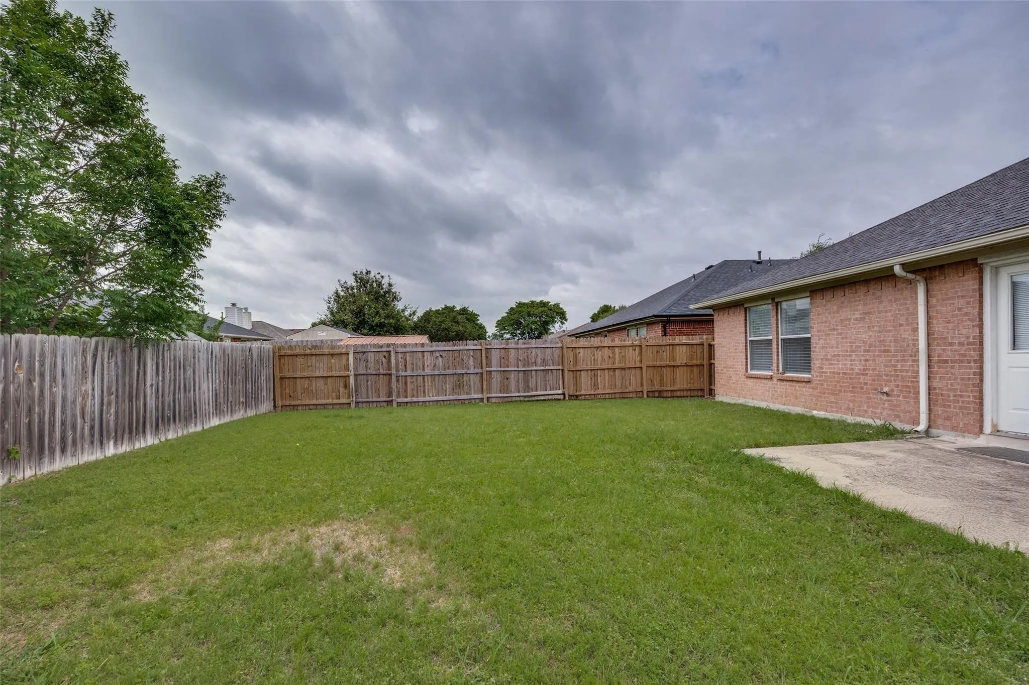 Single Family Residence For Rent in Collin County , 202 Trenton Drive, Wylie, Texas 75098, 4 Bedrooms, 2 Bathrooms, 2 Garage spaces, 1,947 Sqft, built in 2001, Price $2,350, mls#21351362, Real Estate Agent in Wylie, Homes For Rent in Collin county, Homes For Rent in Wylie, Realtor in Wylie Texas, Real Estate Brokerage Independent Realty Texas, Luminita Cordes Realtor