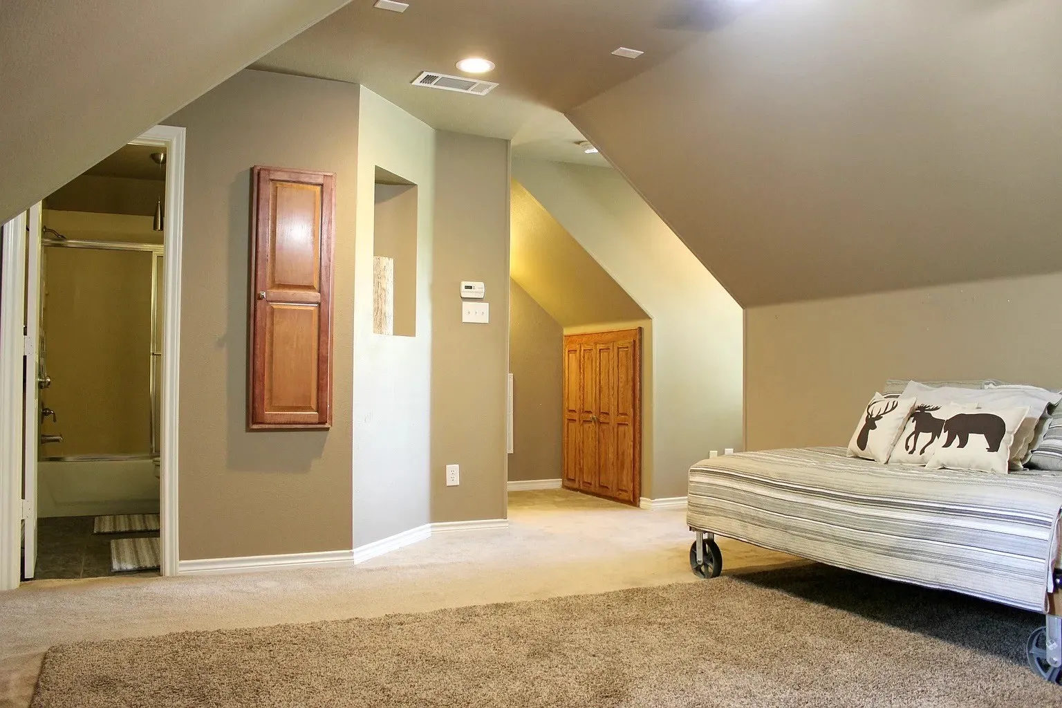 Single Family Residence For Sale in Kaufman County , 15265 Markout Central, Forney, Texas 75126, 4 Bedroom, 4 Bathroom, 1 Garage spaces, 4,103 Sqft, built in 1998, mls#21350952, Real Estate Agent in Forney, Homes For Sale in Kaufman county, Homes For Sale in Forney, Realtor in Forney Texas, Real Estate Brokerage Independent Realty Texas, Luminita Cordes Realtor