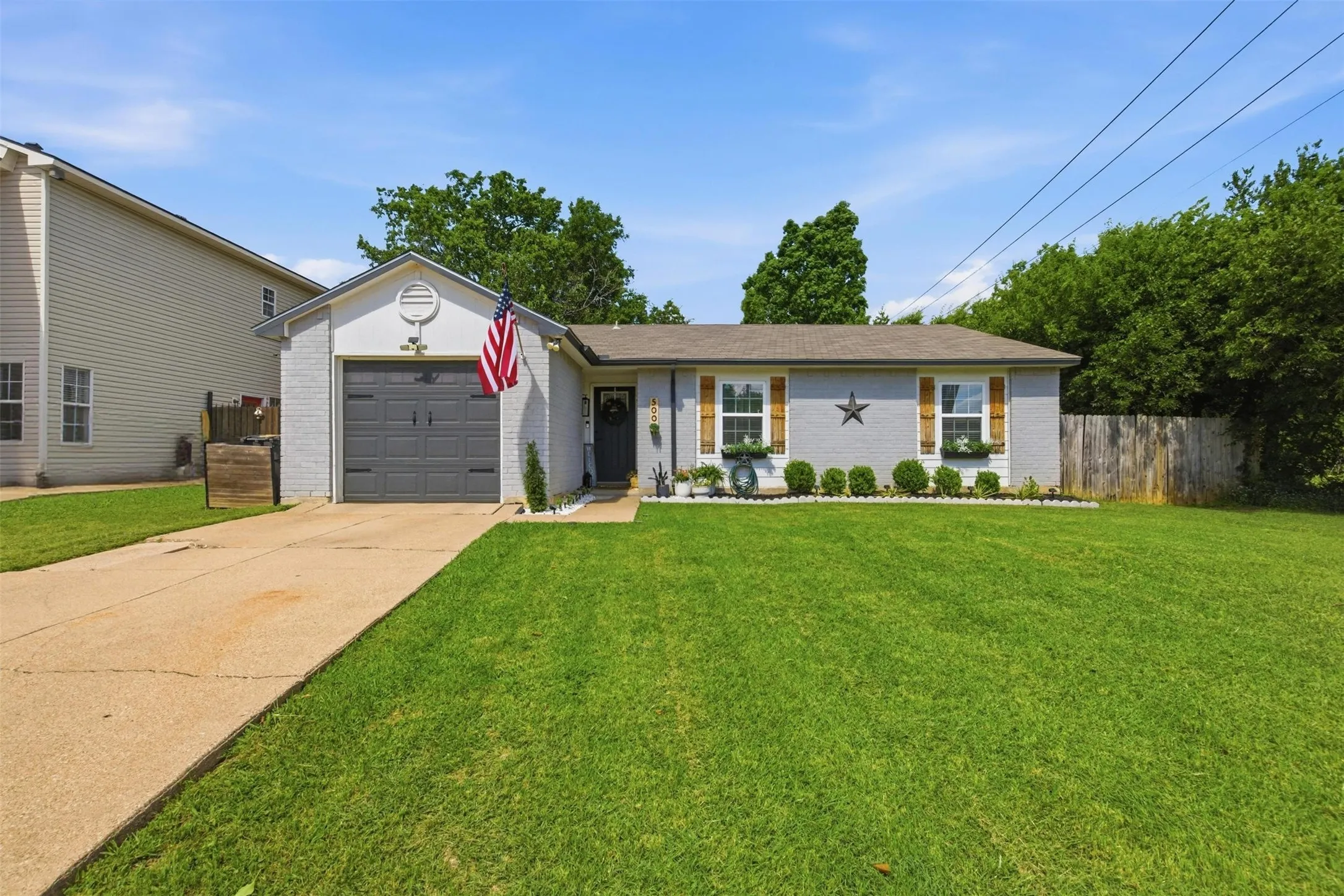 Single Family Residence For Sale in Tarrant County , 500 Elderwood Trail, Fort Worth, Texas 76120, 3 Bedroom, 2 Bathroom, 1 Garage spaces, 1,240 Sqft, built in 1981, mls#21351155, Real Estate Agent in Fort Worth, Homes For Sale in Tarrant county, Homes For Sale in Fort Worth, Realtor in Fort Worth Texas, Real Estate Brokerage Independent Realty Texas, Luminita Cordes Realtor