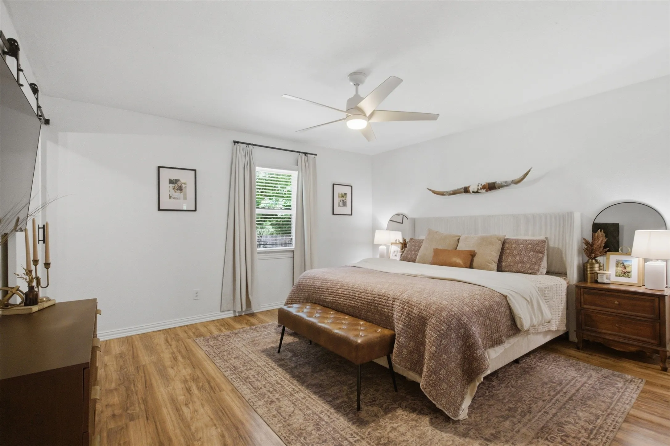 Single Family Residence For Sale in Tarrant County , 500 Elderwood Trail, Fort Worth, Texas 76120, 3 Bedroom, 2 Bathroom, 1 Garage spaces, 1,240 Sqft, built in 1981, mls#21351155, Real Estate Agent in Fort Worth, Homes For Sale in Tarrant county, Homes For Sale in Fort Worth, Realtor in Fort Worth Texas, Real Estate Brokerage Independent Realty Texas, Luminita Cordes Realtor