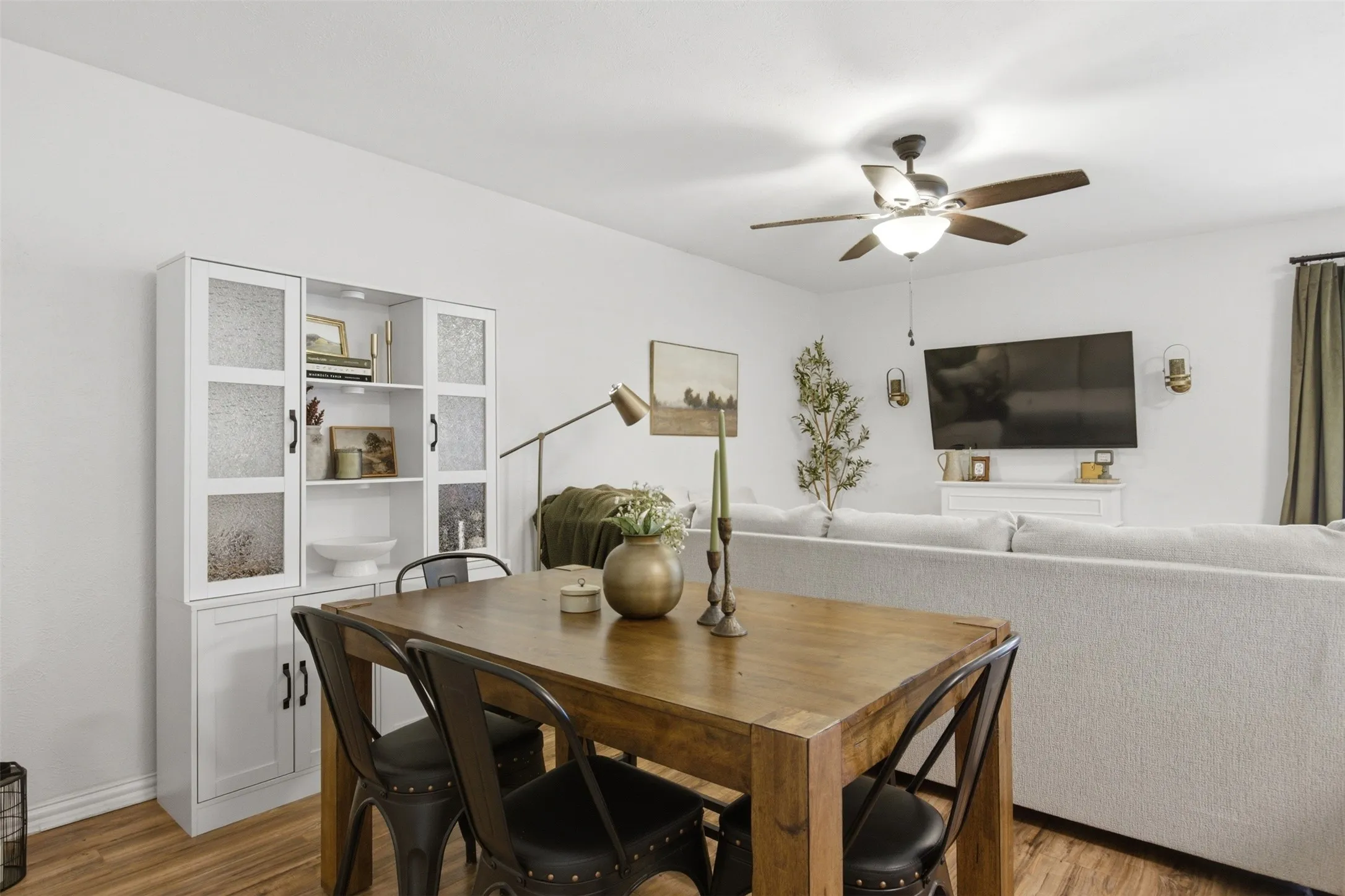 Single Family Residence For Sale in Tarrant County , 500 Elderwood Trail, Fort Worth, Texas 76120, 3 Bedroom, 2 Bathroom, 1 Garage spaces, 1,240 Sqft, built in 1981, mls#21351155, Real Estate Agent in Fort Worth, Homes For Sale in Tarrant county, Homes For Sale in Fort Worth, Realtor in Fort Worth Texas, Real Estate Brokerage Independent Realty Texas, Luminita Cordes Realtor