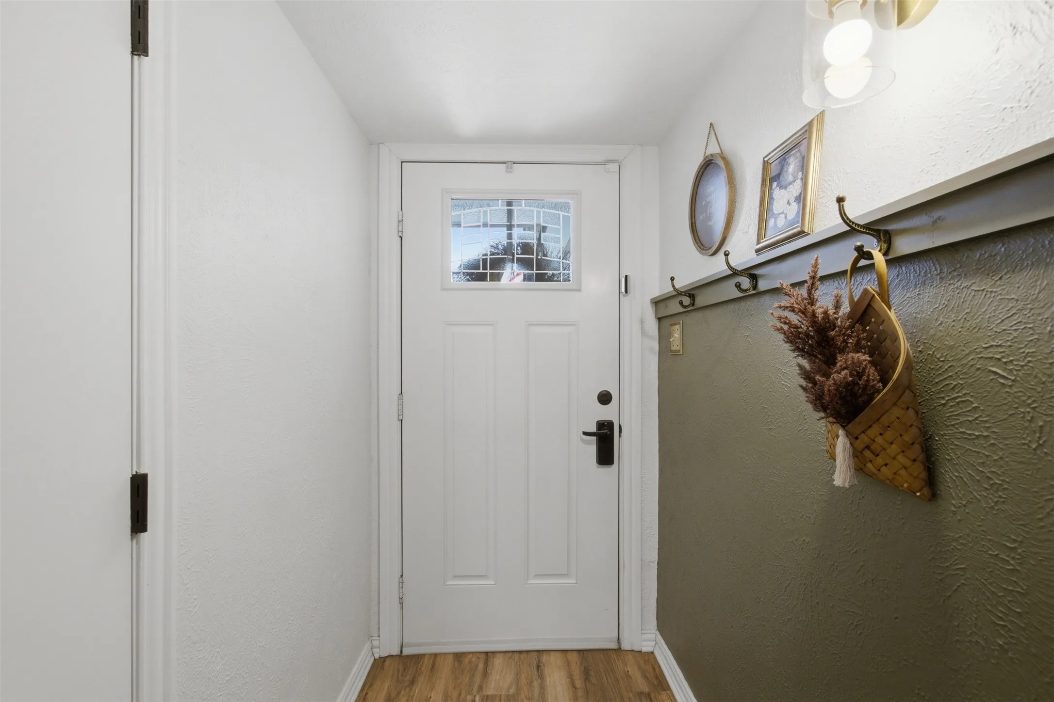 Single Family Residence For Sale in Tarrant County , 500 Elderwood Trail, Fort Worth, Texas 76120, 3 Bedroom, 2 Bathroom, 1 Garage spaces, 1,240 Sqft, built in 1981, mls#21351155, Real Estate Agent in Fort Worth, Homes For Sale in Tarrant county, Homes For Sale in Fort Worth, Realtor in Fort Worth Texas, Real Estate Brokerage Independent Realty Texas, Luminita Cordes Realtor
