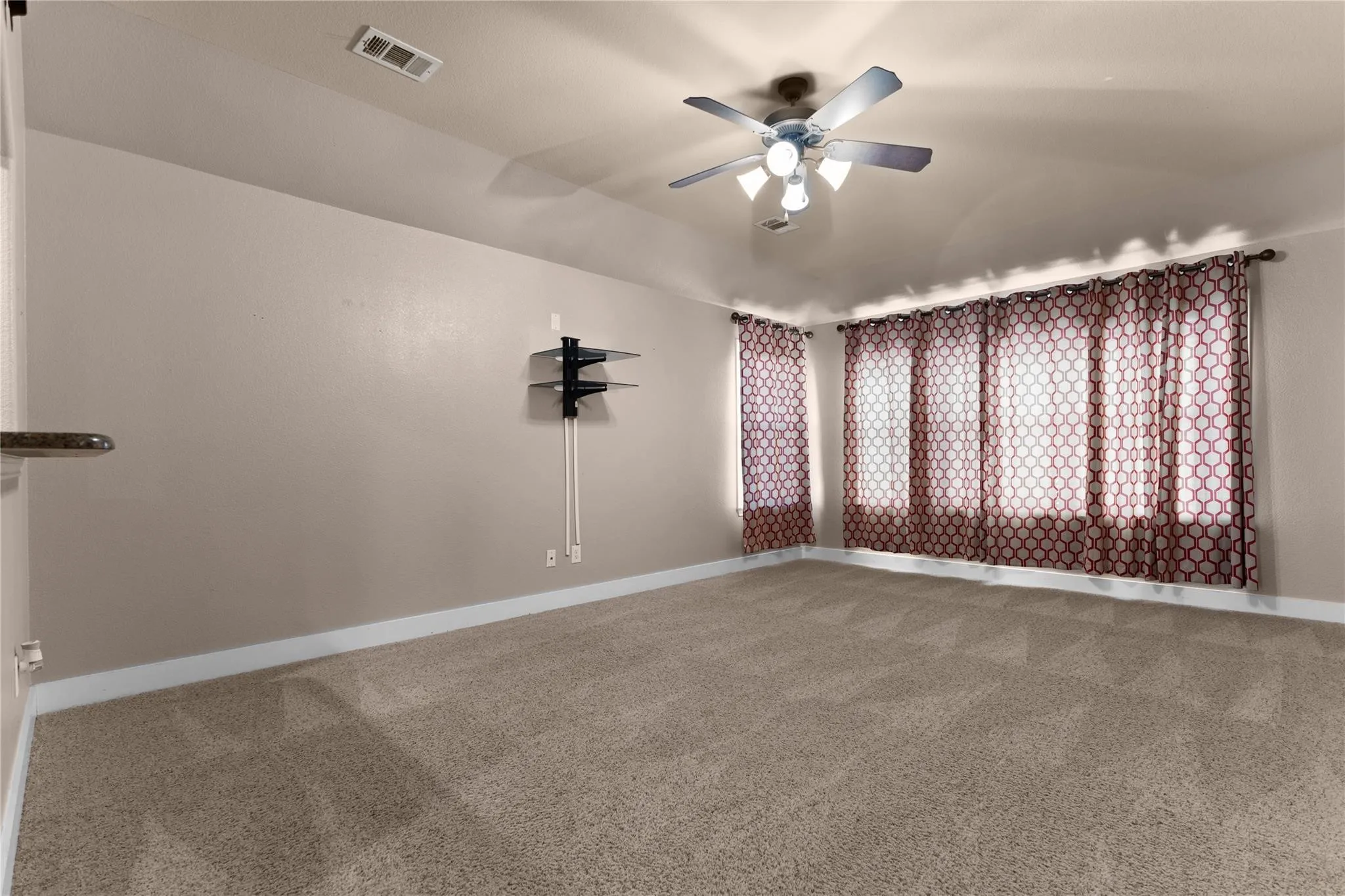 Single Family Residence For Sale in Kaufman County , 1011 Cadbury Lane, Forney, Texas 75126, 4 Bedroom, 3 Bathroom, 2 Garage spaces, 2,649 Sqft, built in 2008, mls#21351282, Real Estate Agent in Forney, Homes For Sale in Kaufman county, Homes For Sale in Forney, Realtor in Forney Texas, Real Estate Brokerage Independent Realty Texas, Luminita Cordes Realtor