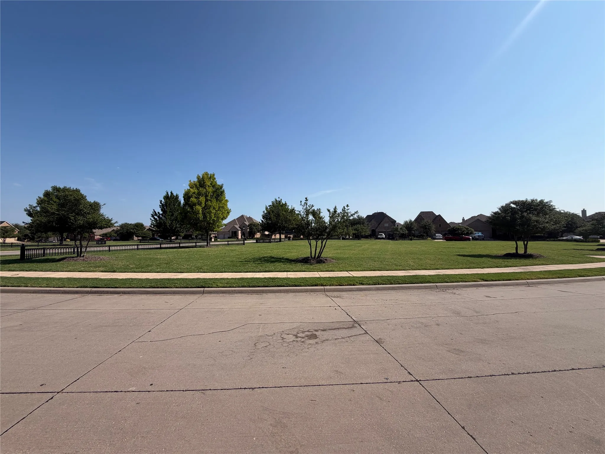 Single Family Residence For Sale in Kaufman County , 1011 Cadbury Lane, Forney, Texas 75126, 4 Bedroom, 3 Bathroom, 2 Garage spaces, 2,649 Sqft, built in 2008, mls#21351282, Real Estate Agent in Forney, Homes For Sale in Kaufman county, Homes For Sale in Forney, Realtor in Forney Texas, Real Estate Brokerage Independent Realty Texas, Luminita Cordes Realtor