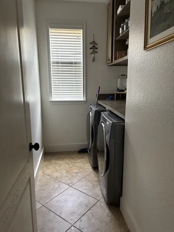 Single Family Residence For Sale in Kaufman County , 1011 Cadbury Lane, Forney, Texas 75126, 4 Bedroom, 3 Bathroom, 2 Garage spaces, 2,649 Sqft, built in 2008, mls#21351282, Real Estate Agent in Forney, Homes For Sale in Kaufman county, Homes For Sale in Forney, Realtor in Forney Texas, Real Estate Brokerage Independent Realty Texas, Luminita Cordes Realtor