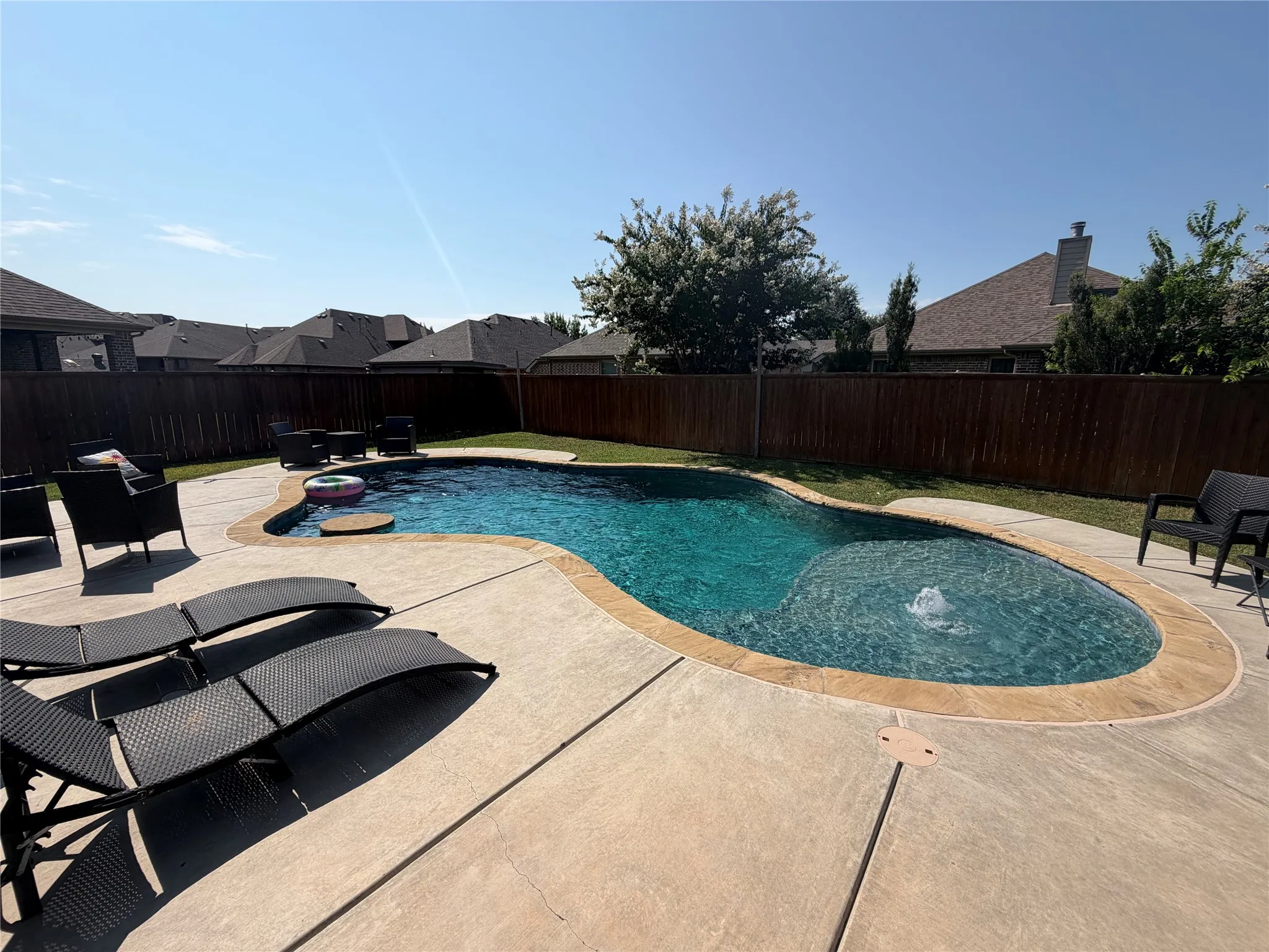 Single Family Residence For Sale in Kaufman County , 1011 Cadbury Lane, Forney, Texas 75126, 4 Bedroom, 3 Bathroom, 2 Garage spaces, 2,649 Sqft, built in 2008, mls#21351282, Real Estate Agent in Forney, Homes For Sale in Kaufman county, Homes For Sale in Forney, Realtor in Forney Texas, Real Estate Brokerage Independent Realty Texas, Luminita Cordes Realtor