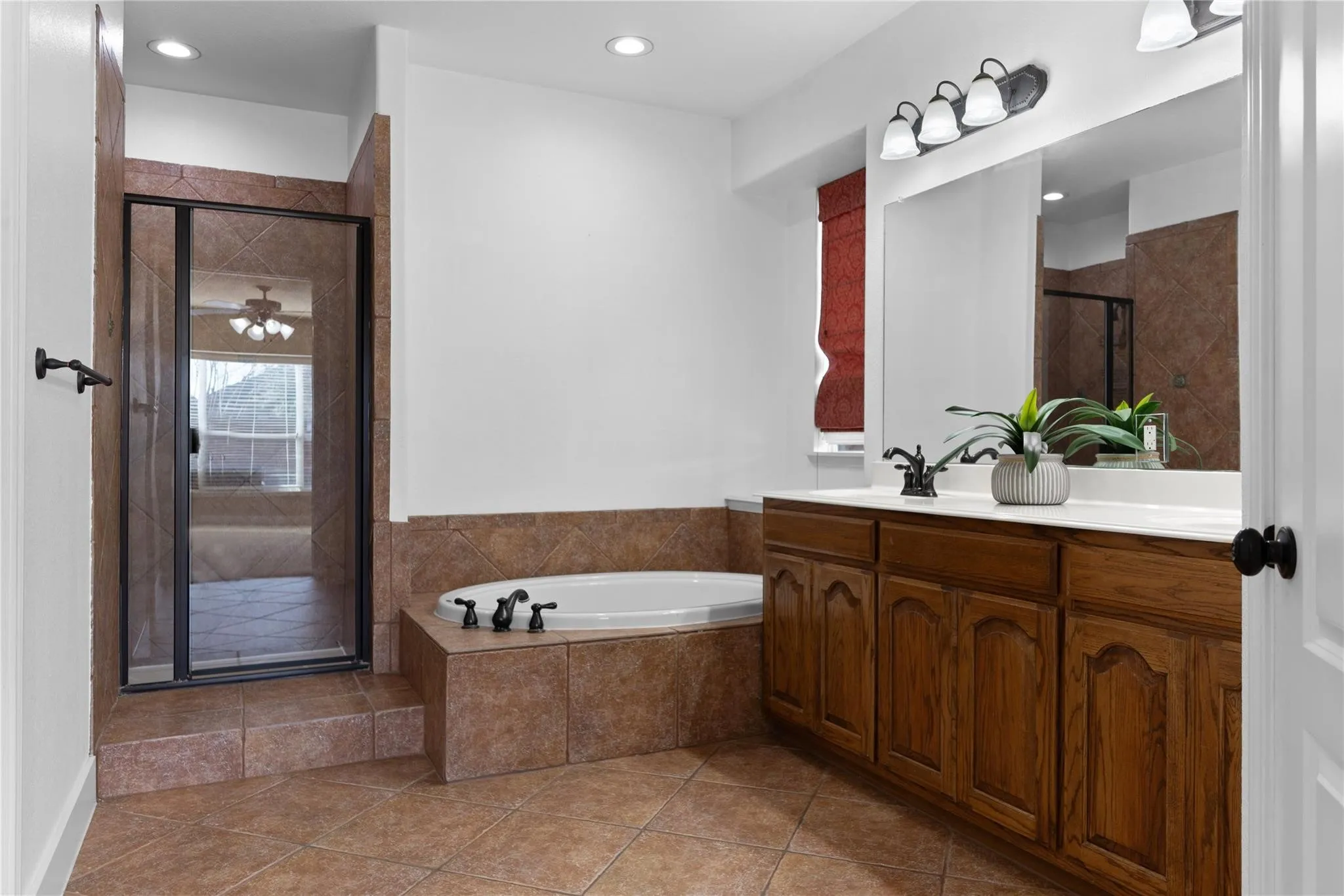 Single Family Residence For Sale in Kaufman County , 1011 Cadbury Lane, Forney, Texas 75126, 4 Bedroom, 3 Bathroom, 2 Garage spaces, 2,649 Sqft, built in 2008, mls#21351282, Real Estate Agent in Forney, Homes For Sale in Kaufman county, Homes For Sale in Forney, Realtor in Forney Texas, Real Estate Brokerage Independent Realty Texas, Luminita Cordes Realtor