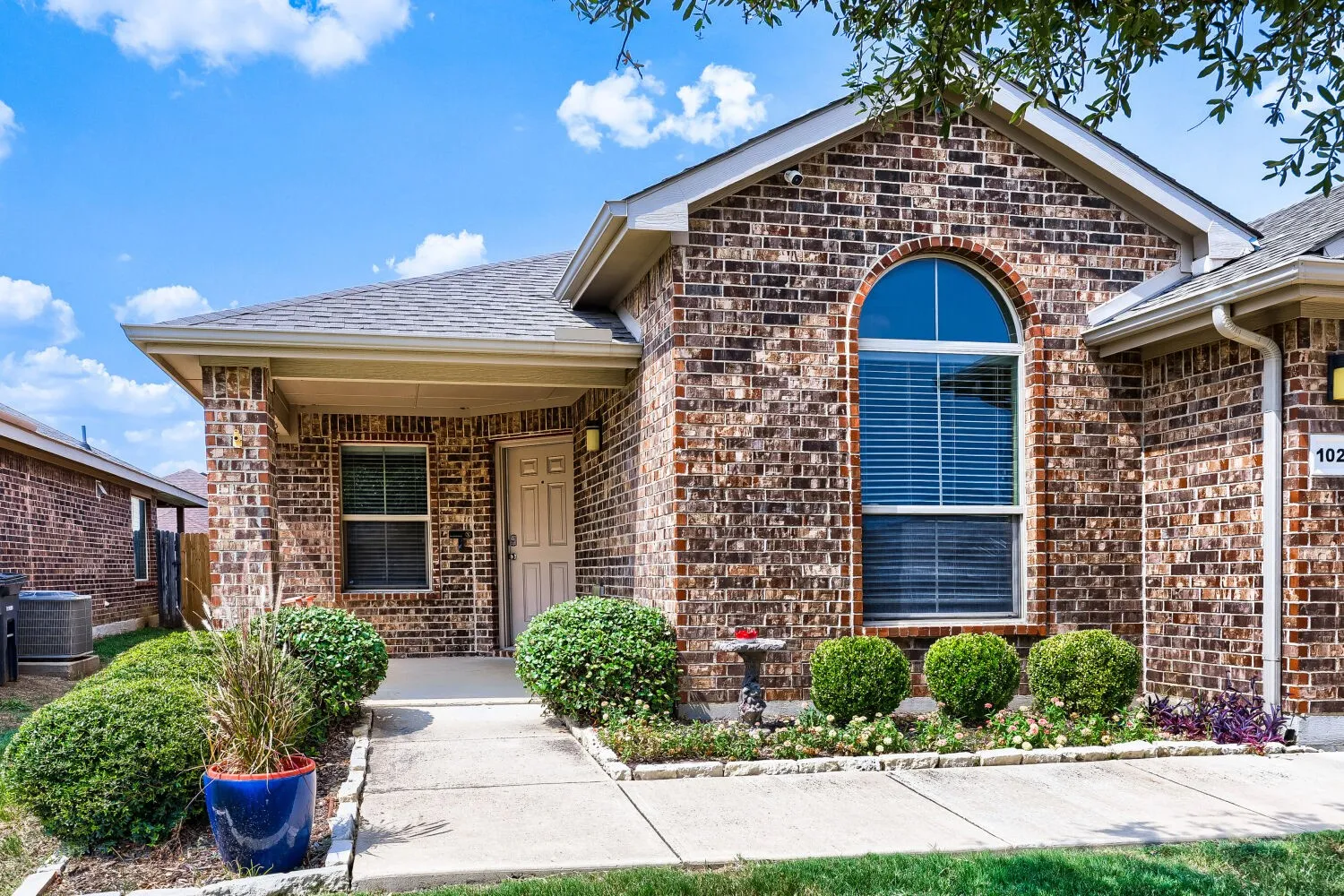 Single Family Residence For Sale in Tarrant County , 10212 Almondtree Drive, Fort Worth, Texas 76140, 4 Bedroom, 2 Bathroom, 2 Garage spaces, 1,895 Sqft, built in 2015, mls#21351335, Real Estate Agent in Fort Worth, Homes For Sale in Tarrant county, Homes For Sale in Fort Worth, Realtor in Fort Worth Texas, Real Estate Brokerage Independent Realty Texas, Luminita Cordes Realtor