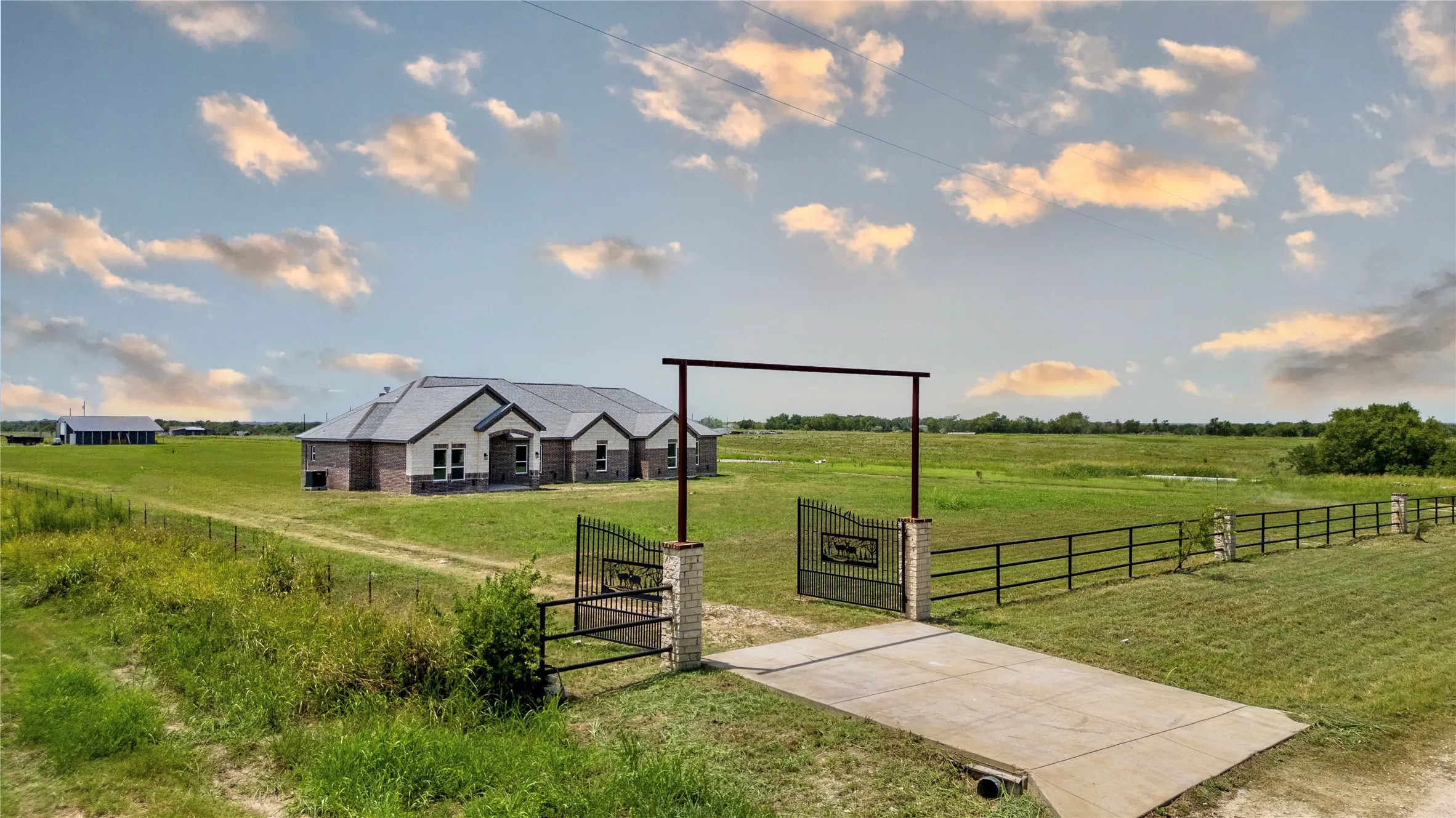Single Family Residence For Sale in Van Zandt County , 809 Vz County Road 2623, Wills Point, Texas 75169, 5 Bedrooms, 5 Bathrooms, 2 Garage spaces, 5,010 Sqft, built in 2026, Price $850,000, mls#21349543, Real Estate Agent in Wills Point, Homes For Sale in Van Zandt county, Homes For Sale in Wills Point, Realtor in Wills Point Texas, Real Estate Brokerage Independent Realty Texas, Luminita Cordes Realtor