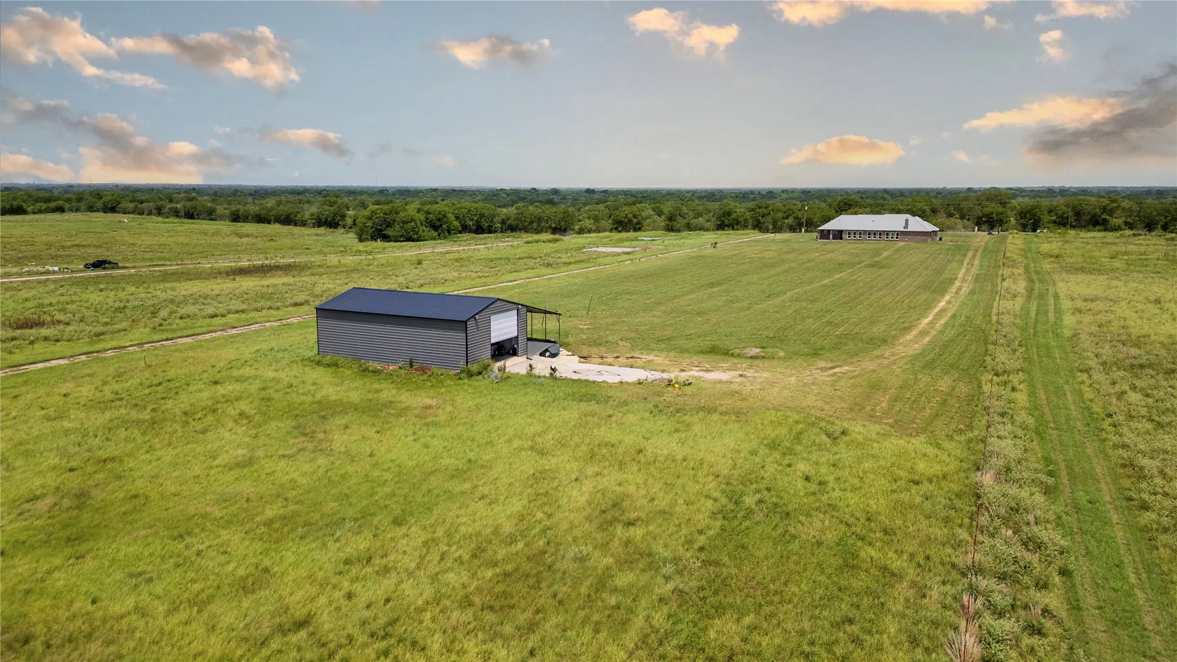 Single Family Residence For Sale in Van Zandt County , 809 Vz County Road 2623, Wills Point, Texas 75169, 5 Bedrooms, 5 Bathrooms, 2 Garage spaces, 5,010 Sqft, built in 2026, Price $850,000, mls#21349543, Real Estate Agent in Wills Point, Homes For Sale in Van Zandt county, Homes For Sale in Wills Point, Realtor in Wills Point Texas, Real Estate Brokerage Independent Realty Texas, Luminita Cordes Realtor