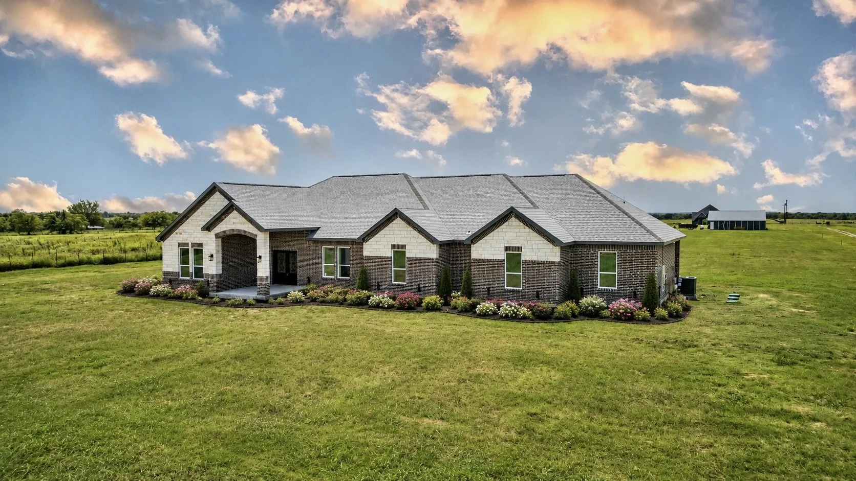 Single Family Residence For Sale in Van Zandt County , 809 Vz County Road 2623, Wills Point, Texas 75169, 5 Bedrooms, 5 Bathrooms, 2 Garage spaces, 5,010 Sqft, built in 2026, Price $850,000, mls#21349543, Real Estate Agent in Wills Point, Homes For Sale in Van Zandt county, Homes For Sale in Wills Point, Realtor in Wills Point Texas, Real Estate Brokerage Independent Realty Texas, Luminita Cordes Realtor