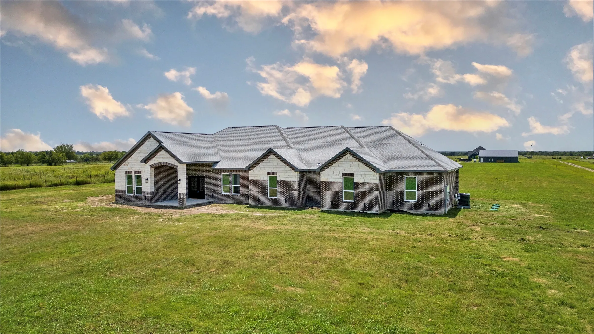 Single Family Residence For Sale in Van Zandt County , 809 Vz County Road 2623, Wills Point, Texas 75169, 5 Bedrooms, 5 Bathrooms, 2 Garage spaces, 5,010 Sqft, built in 2026, Price $850,000, mls#21349543, Real Estate Agent in Wills Point, Homes For Sale in Van Zandt county, Homes For Sale in Wills Point, Realtor in Wills Point Texas, Real Estate Brokerage Independent Realty Texas, Luminita Cordes Realtor